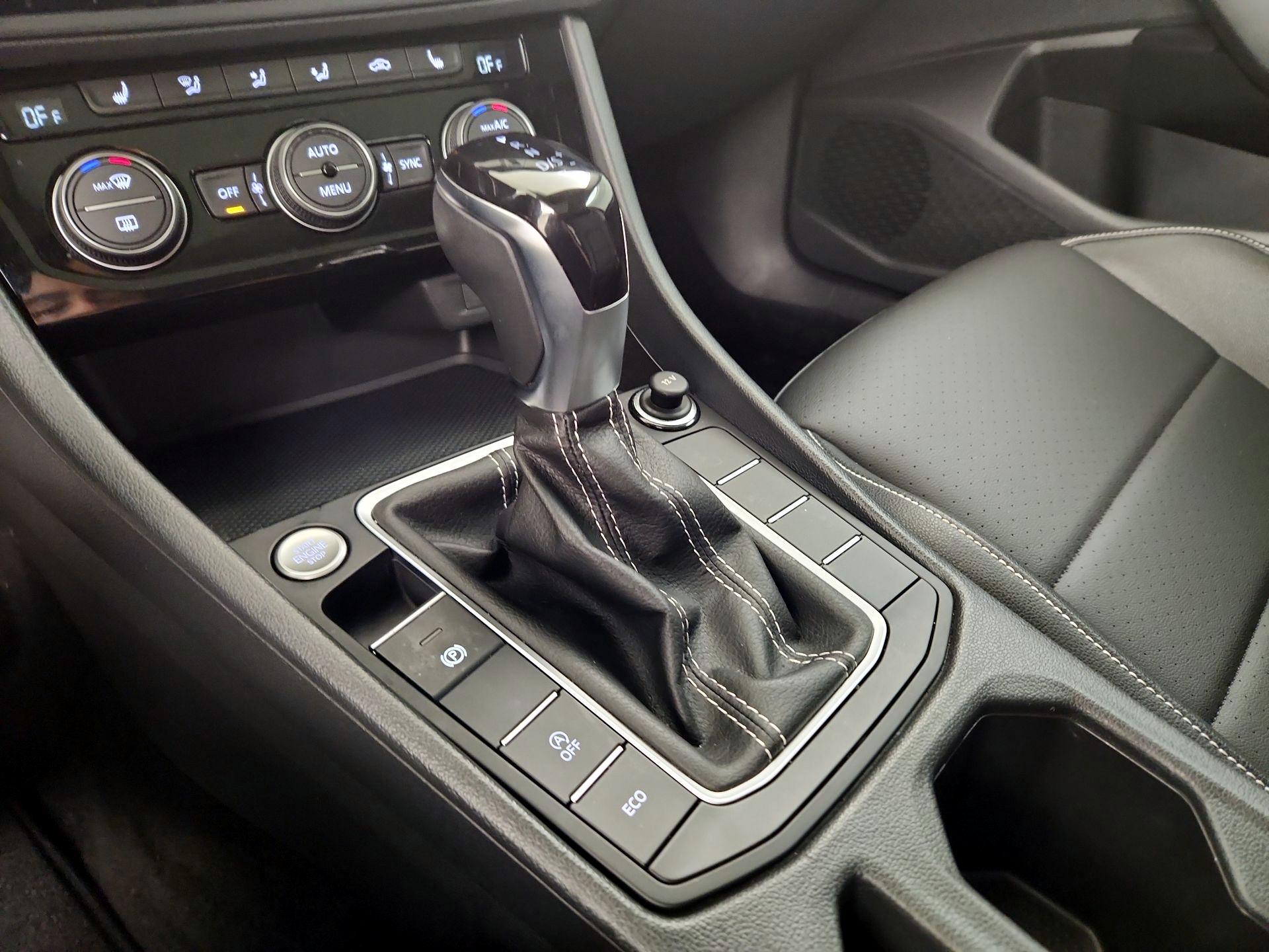 Thumbnail: 2024 Volkswagen Jetta - 17