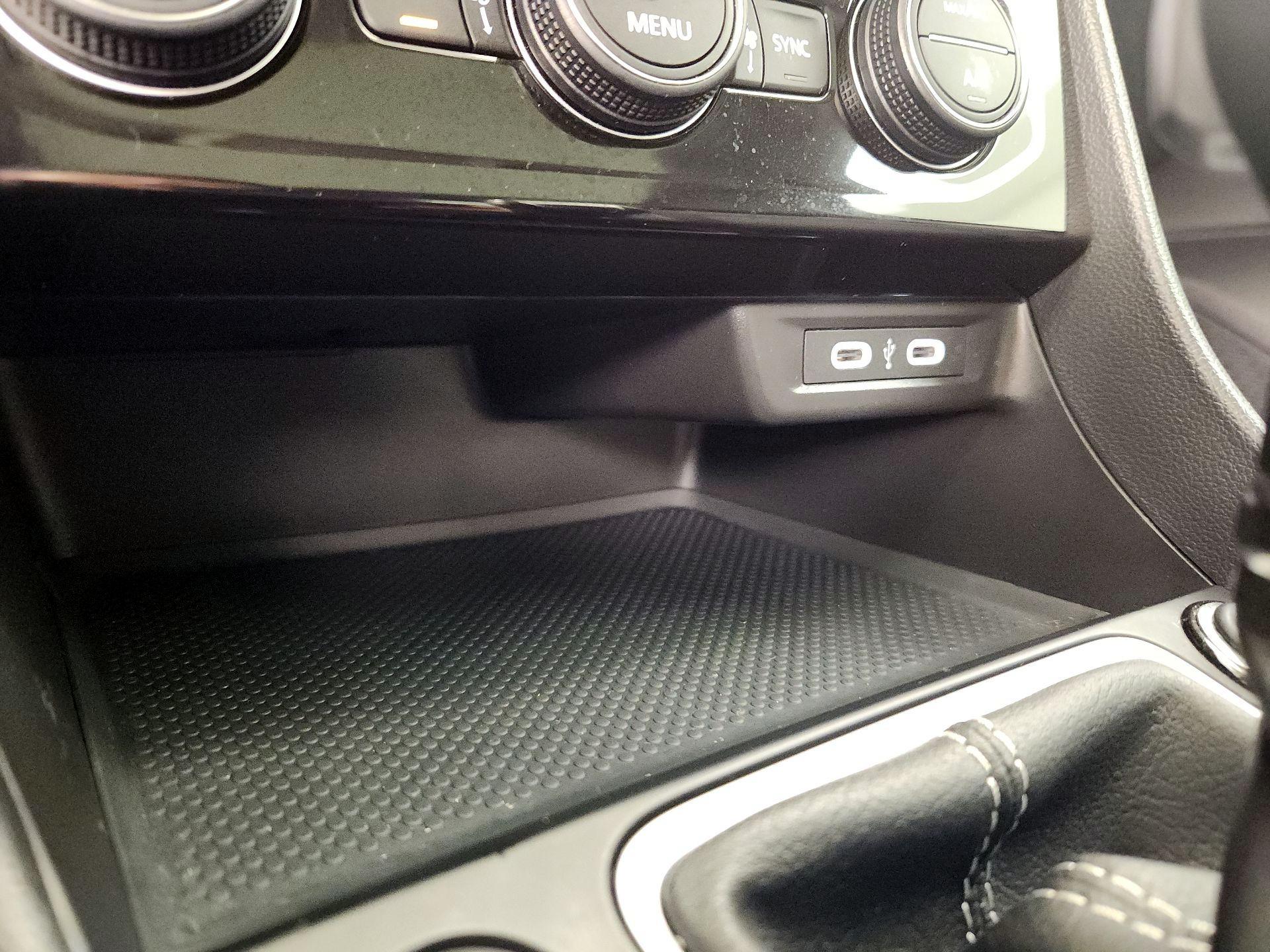 Thumbnail: 2024 Volkswagen Jetta - 18