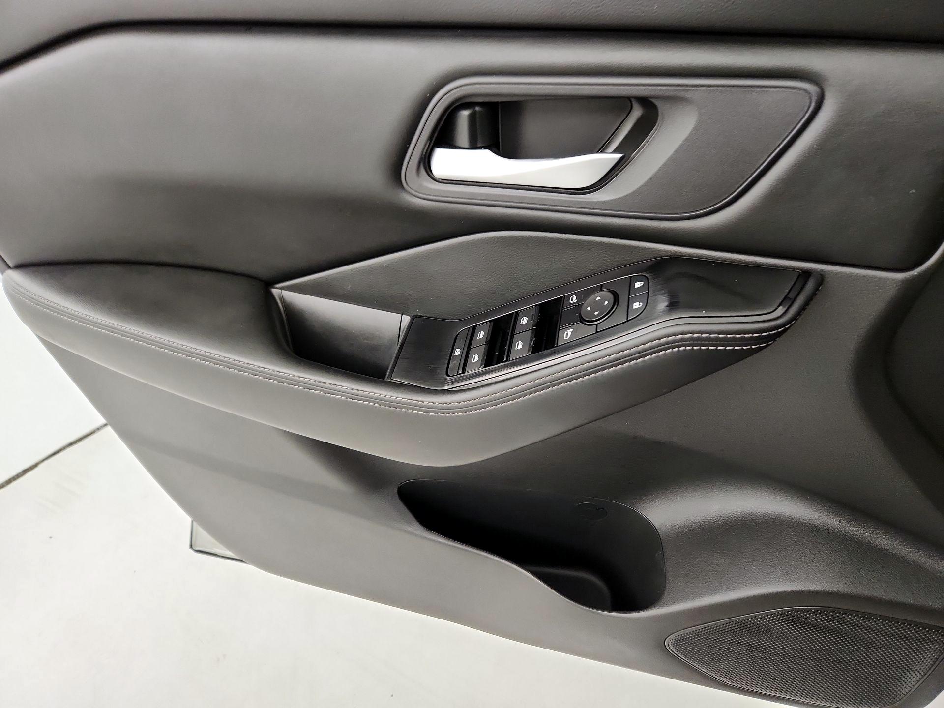 Thumbnail: 2024 Nissan Rogue - 12