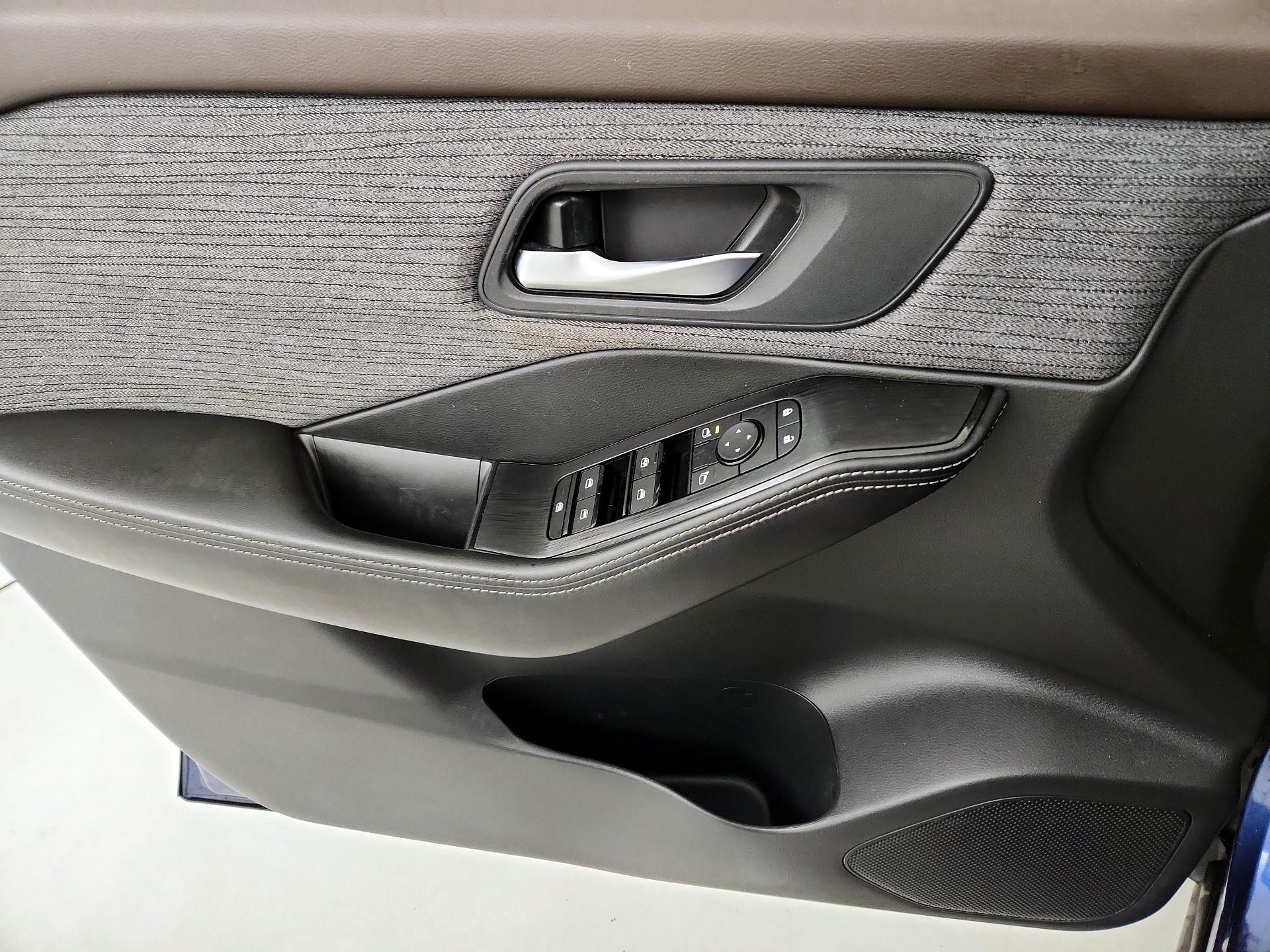 Thumbnail: 2021 Nissan Rogue - 12