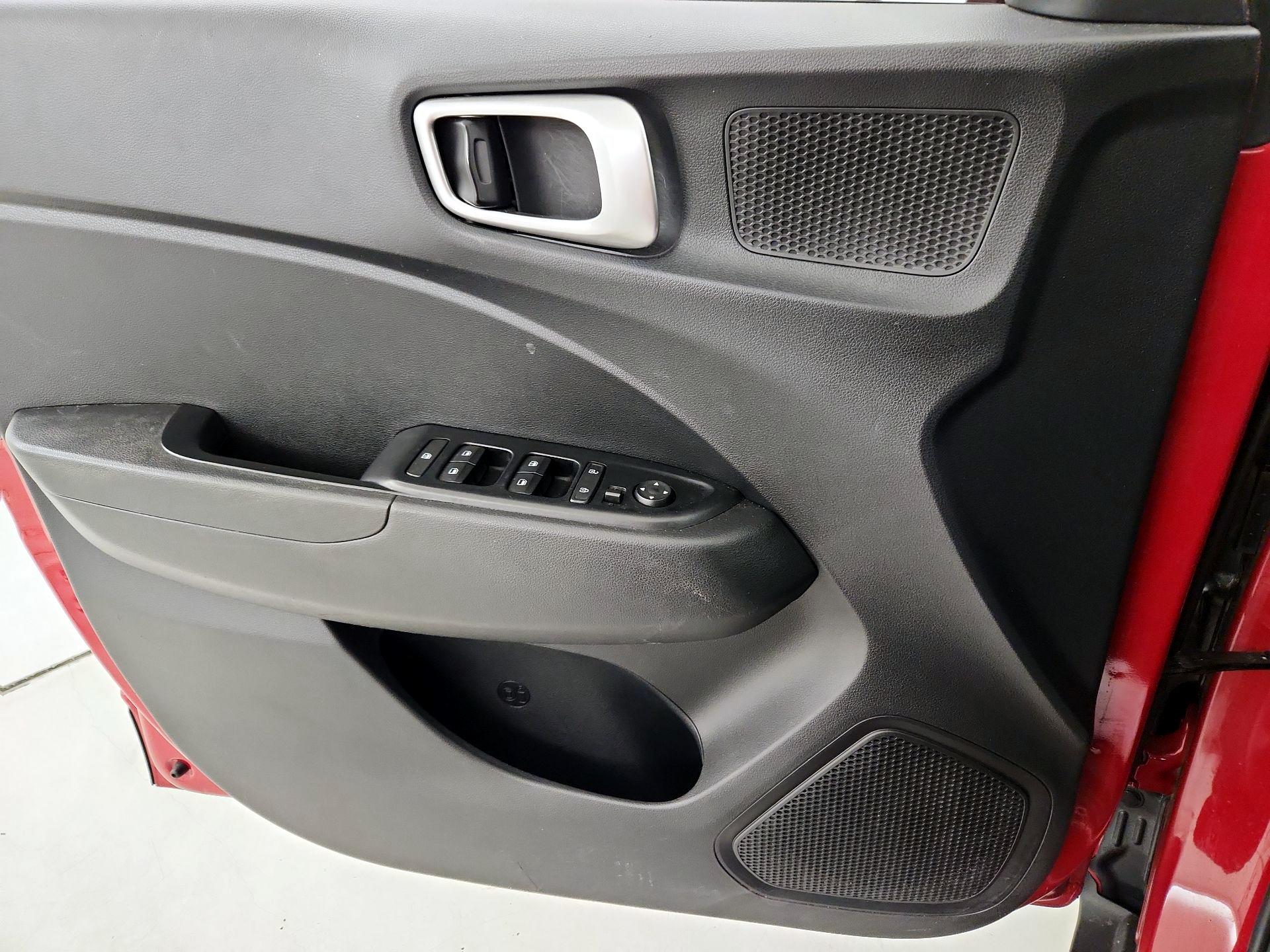 Thumbnail: 2022 Hyundai Venue - 12