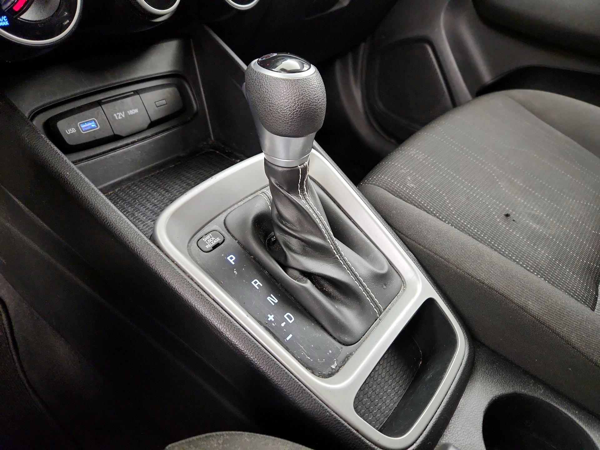 Thumbnail: 2022 Hyundai Venue - 17