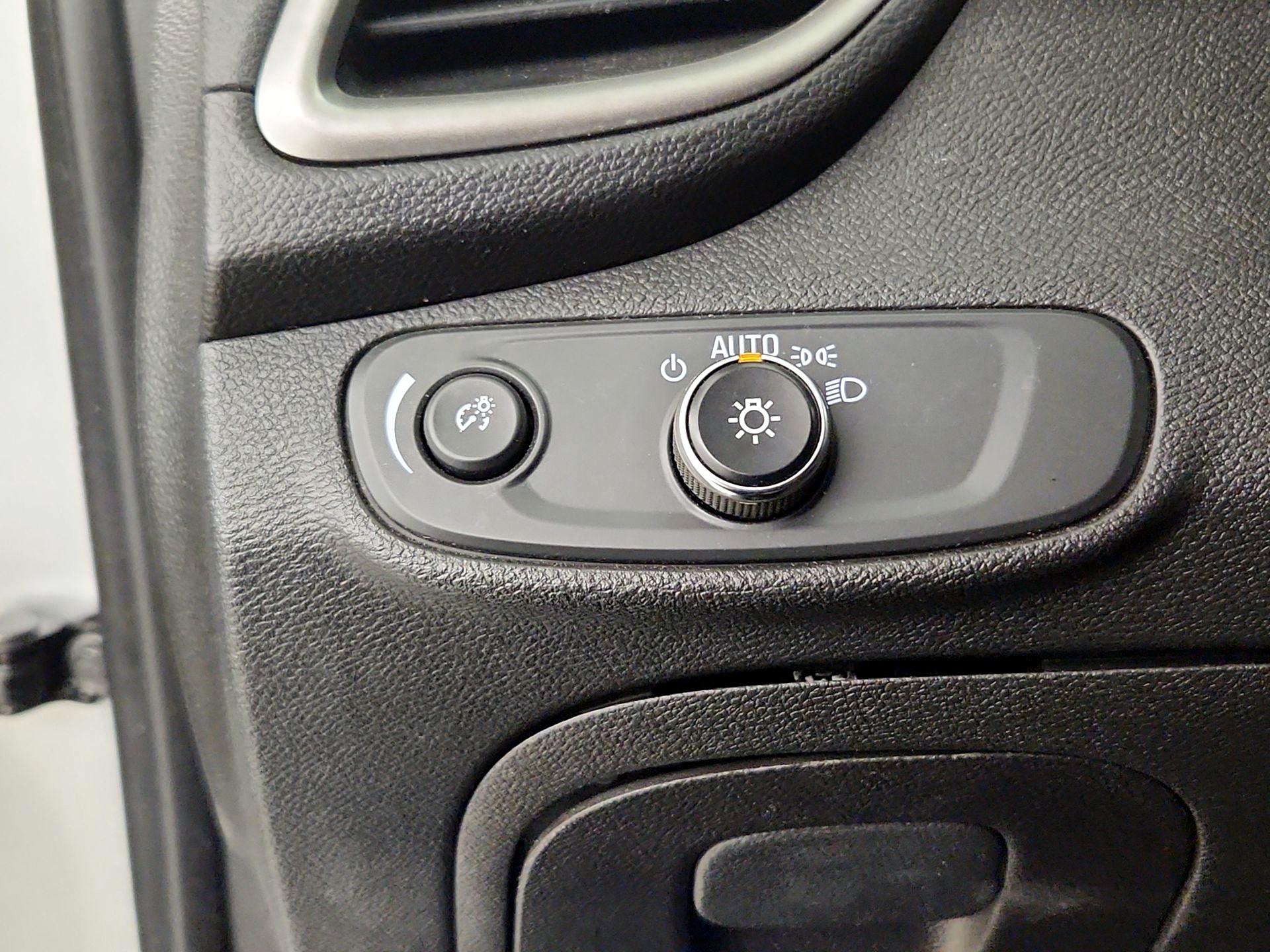 Thumbnail: 2020 Chevrolet Trax - 13