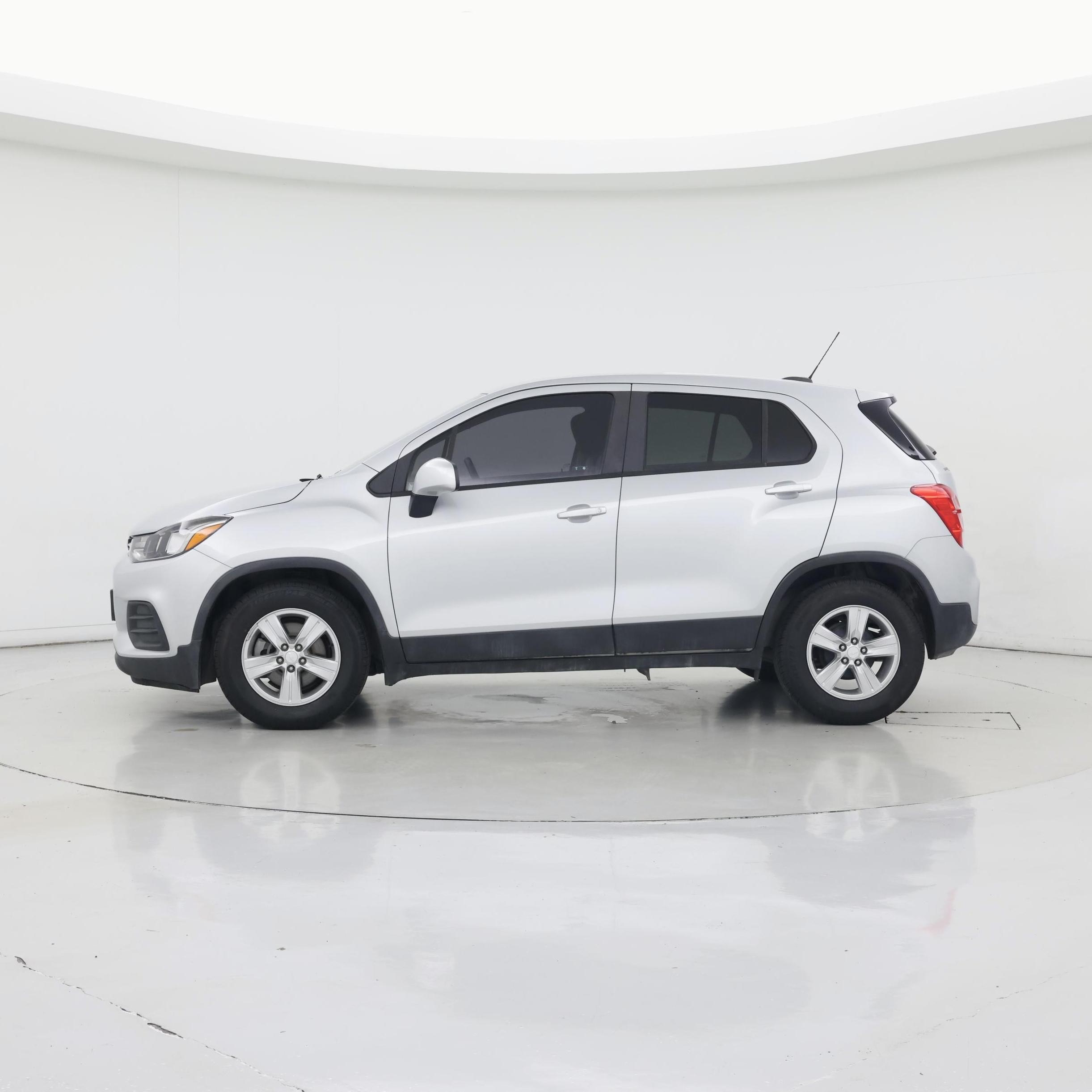 Thumbnail: 2020 Chevrolet Trax - 3