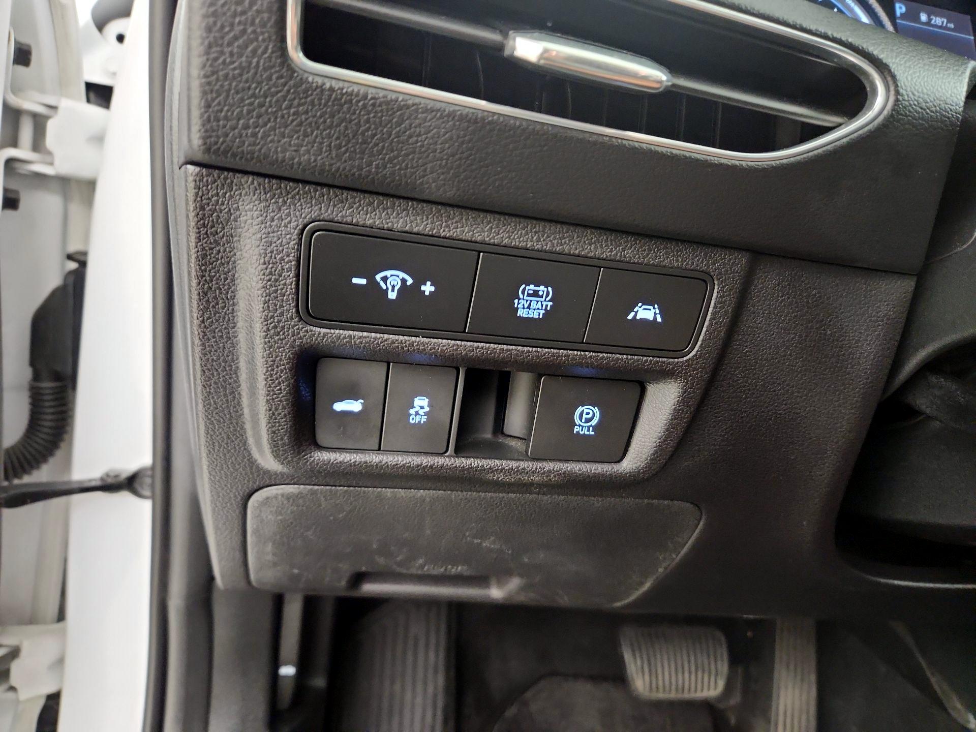 Thumbnail: 2023 Hyundai Sonata - 13