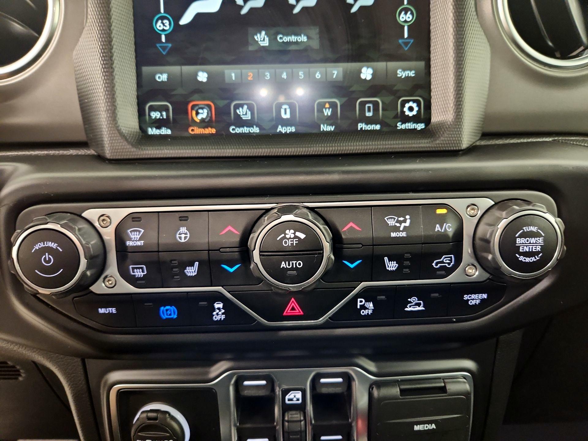 Thumbnail: 2022 Jeep Wrangler - 16