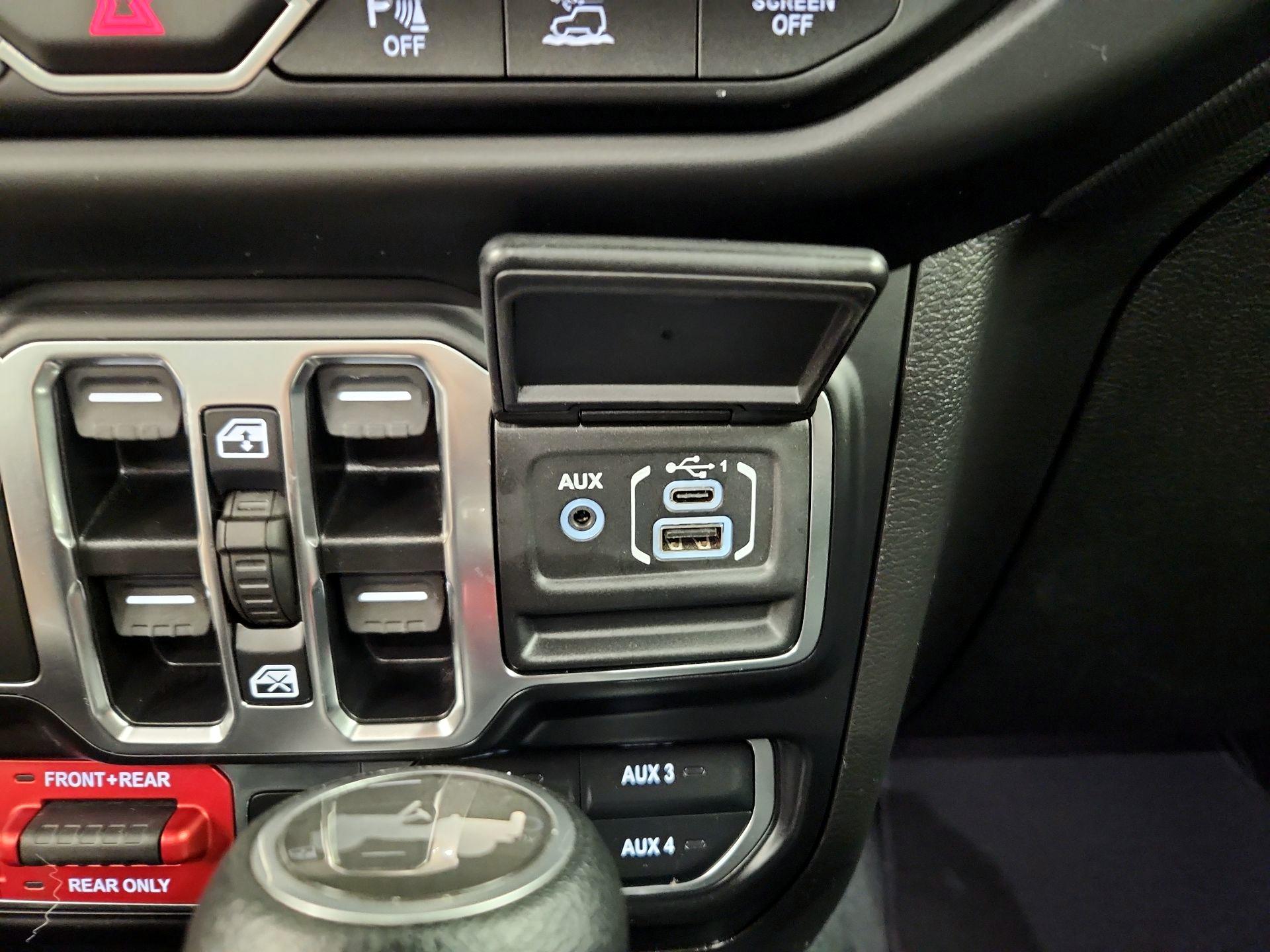 Thumbnail: 2022 Jeep Wrangler - 18