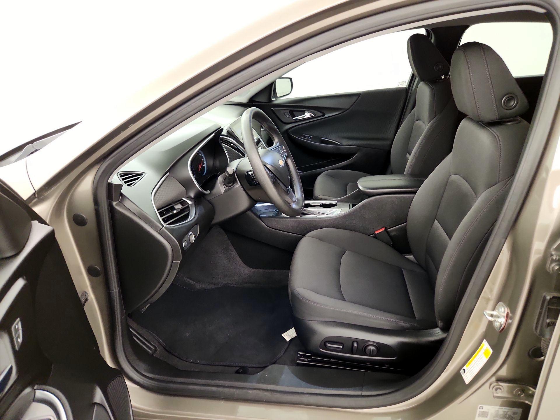 Thumbnail: 2020 Chevrolet Malibu - 11