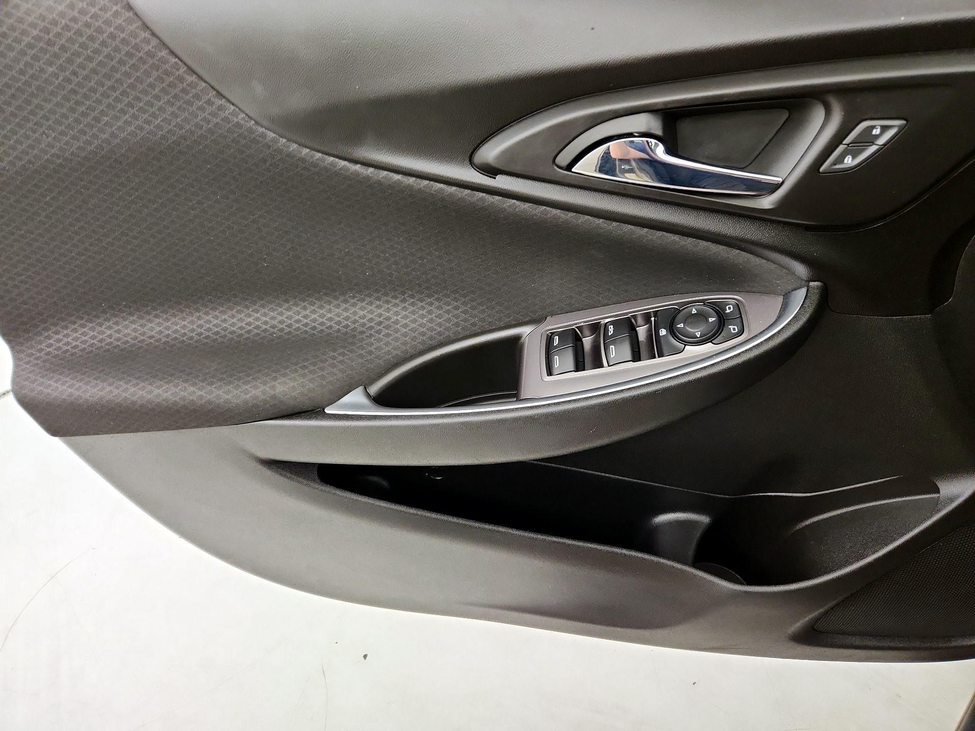 Thumbnail: 2020 Chevrolet Malibu - 12