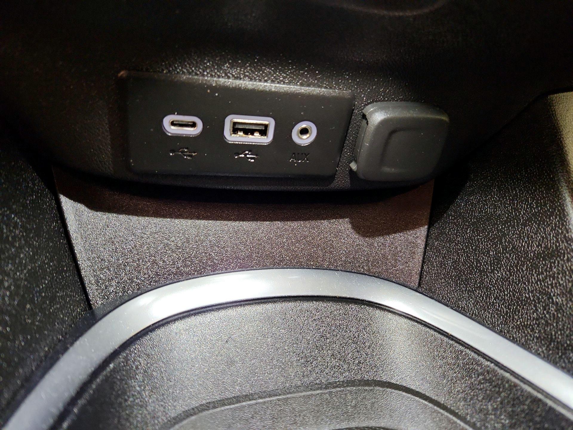 Thumbnail: 2020 Chevrolet Malibu - 18