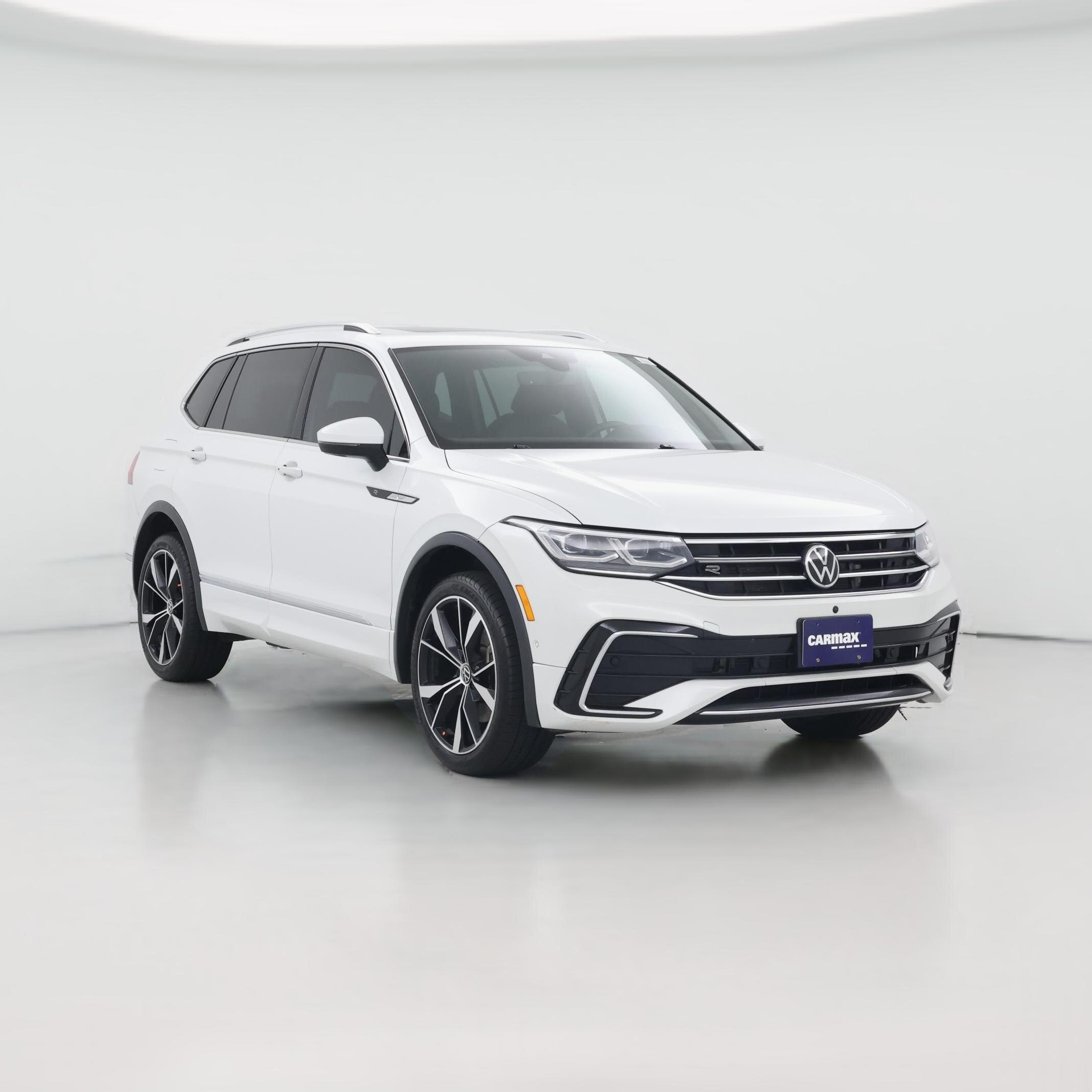 Thumbnail: 2022 Volkswagen Tiguan - 1