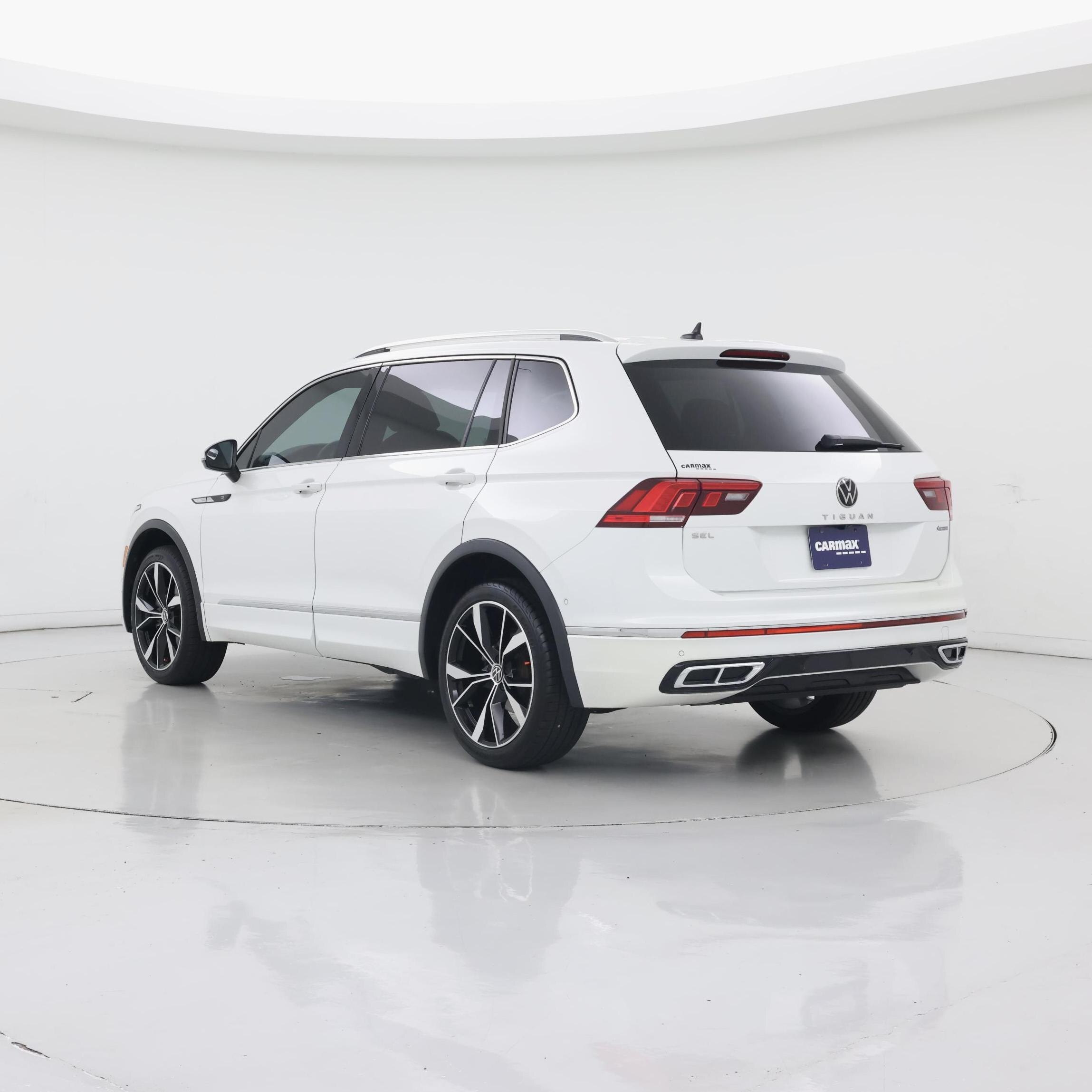 Thumbnail: 2022 Volkswagen Tiguan - 2