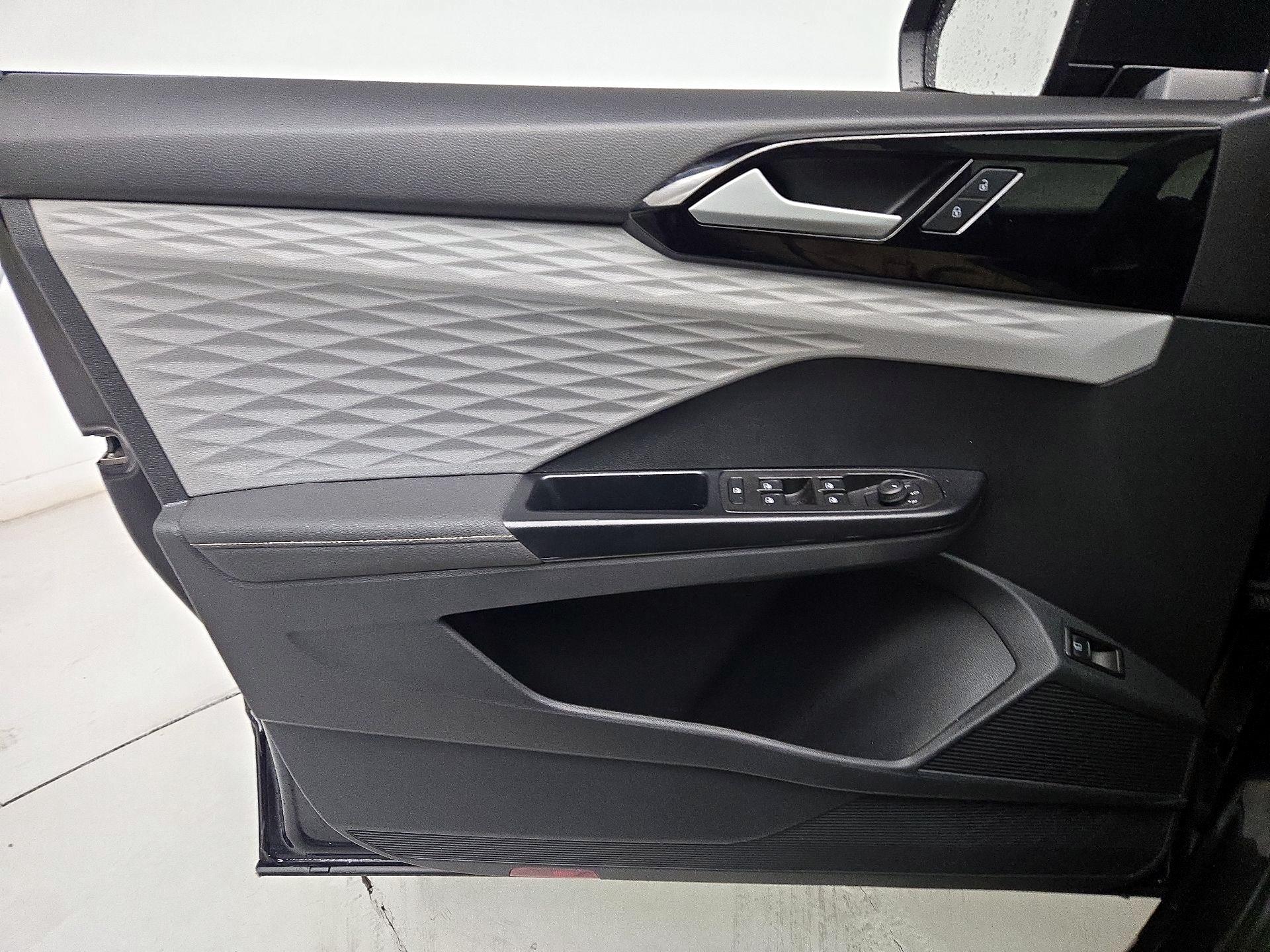 Thumbnail: 2024 Volkswagen Taos - 12