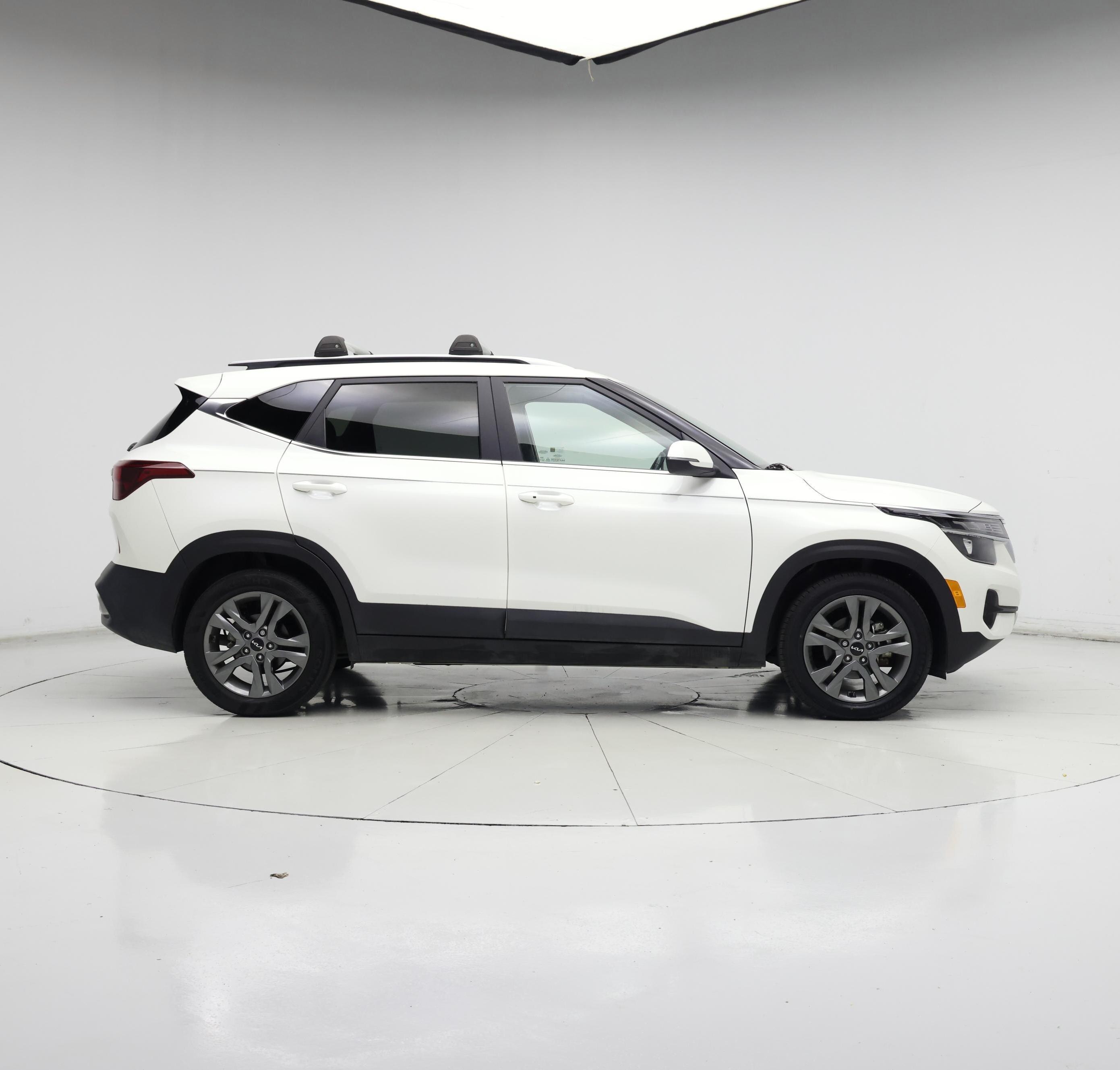 Thumbnail: 2023 Kia Seltos - 7