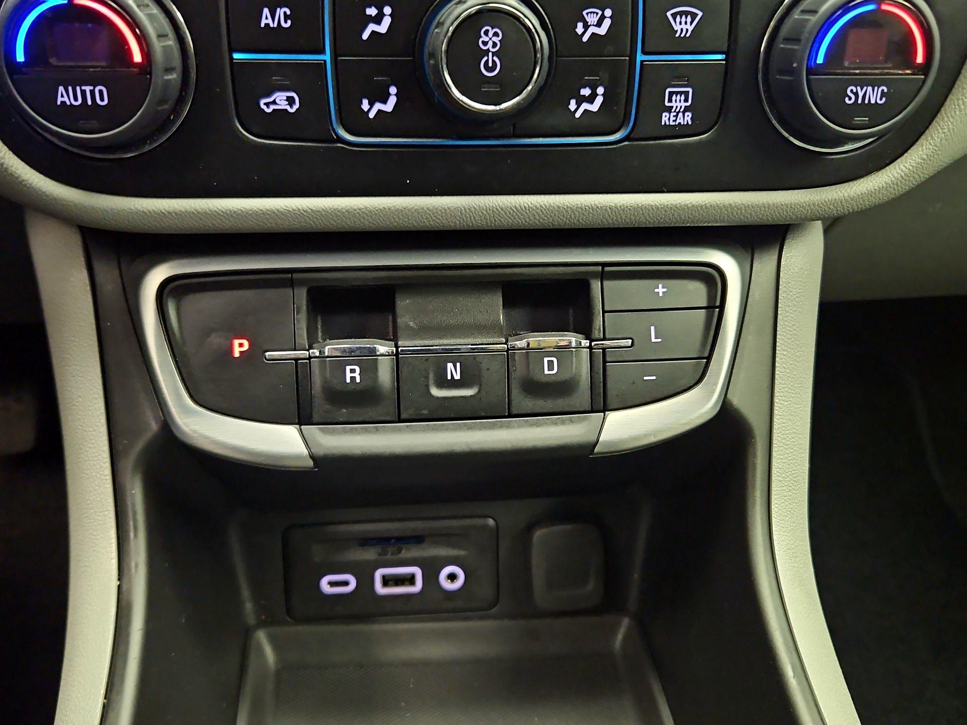 Thumbnail: 2024 GMC Terrain - 17