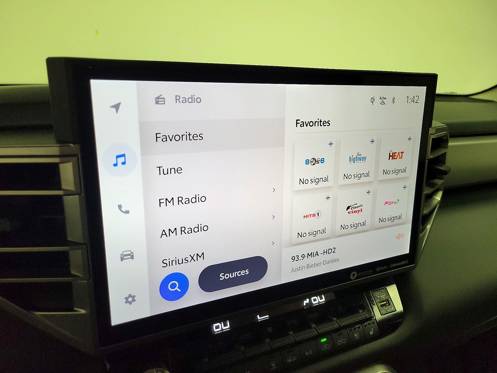 Thumbnail: 2023 Toyota Tundra - 16