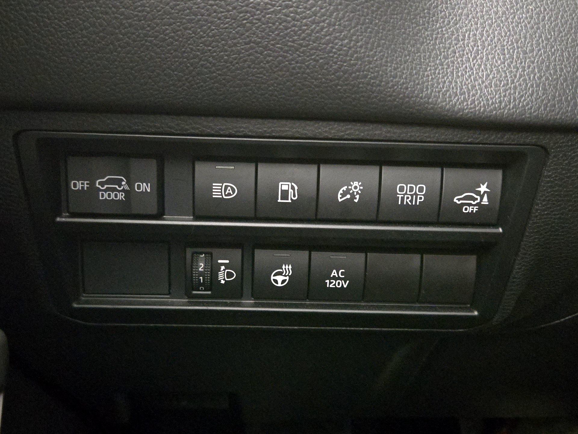 Thumbnail: 2023 Toyota Sequoia - 13