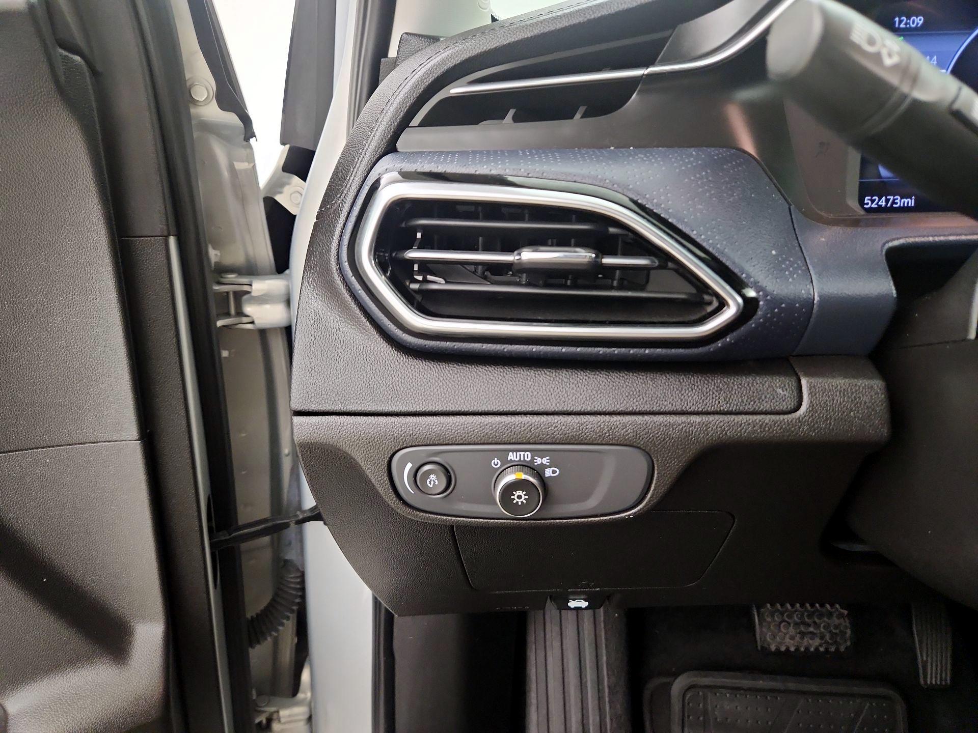 Thumbnail: 2022 Chevrolet Bolt EUV - 13