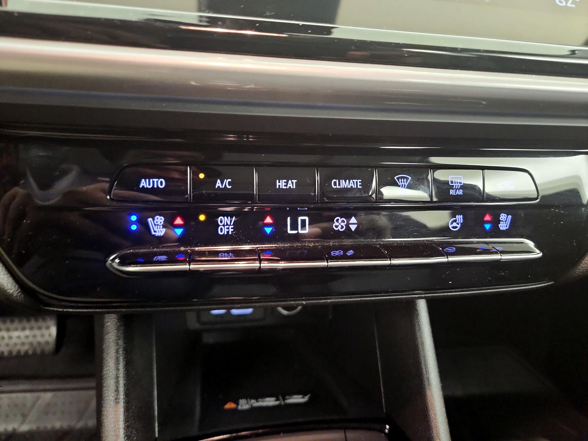 Thumbnail: 2022 Chevrolet Bolt EUV - 17