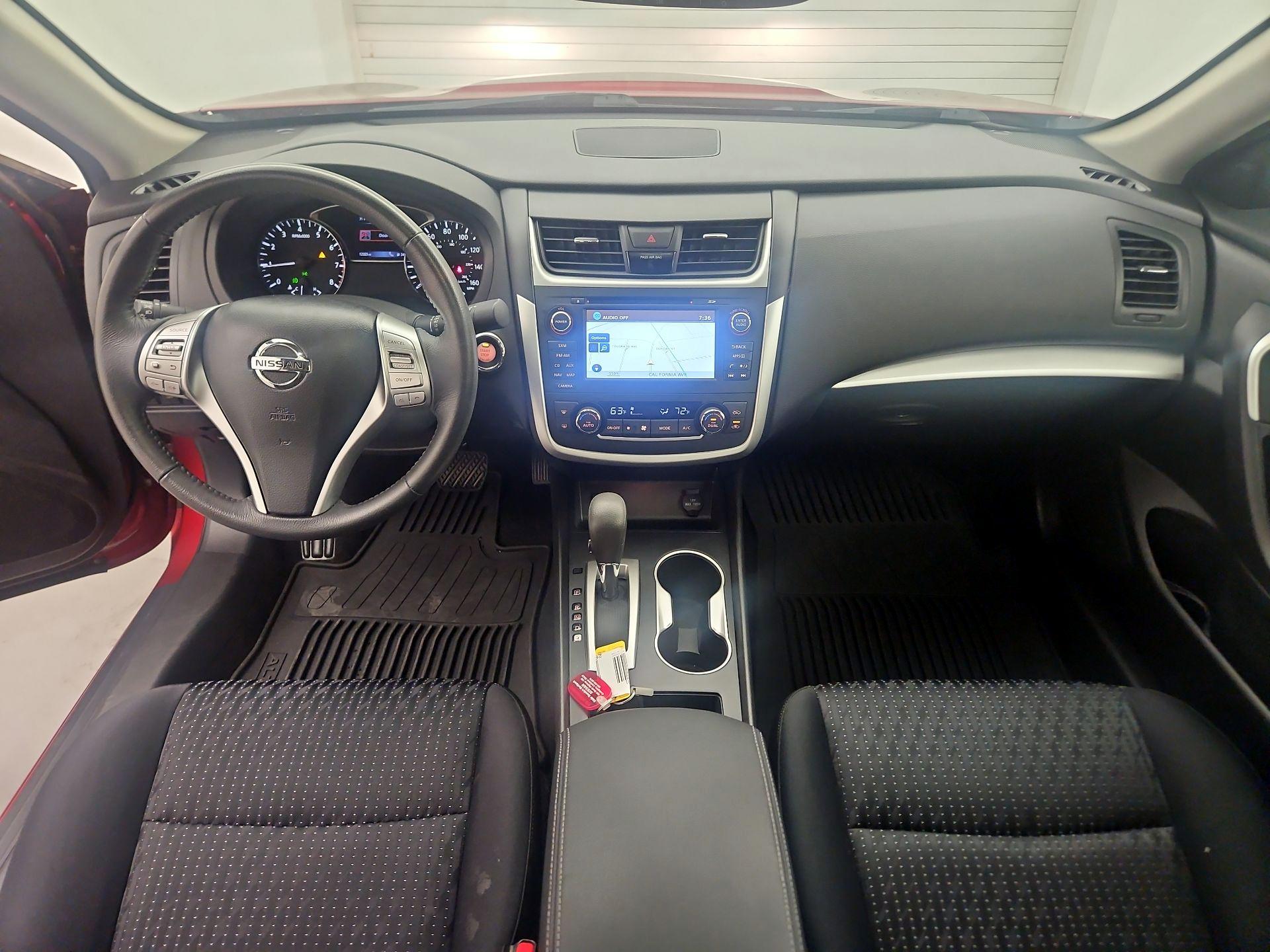 Thumbnail: 2016 Nissan Altima - 9