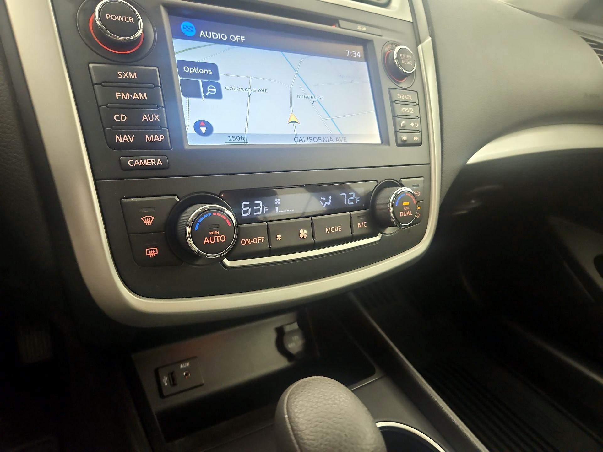 Thumbnail: 2016 Nissan Altima - 16