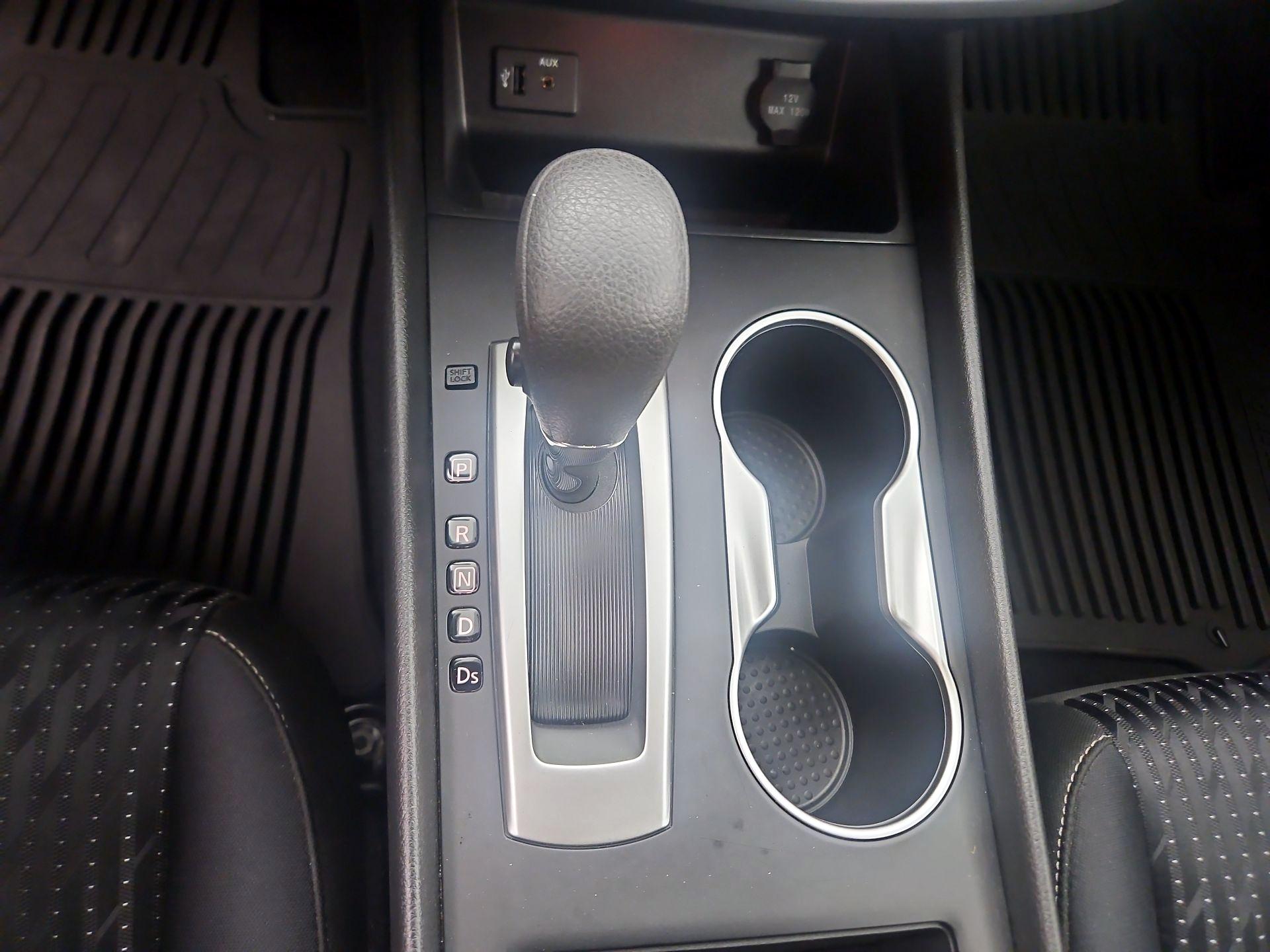 Thumbnail: 2016 Nissan Altima - 17