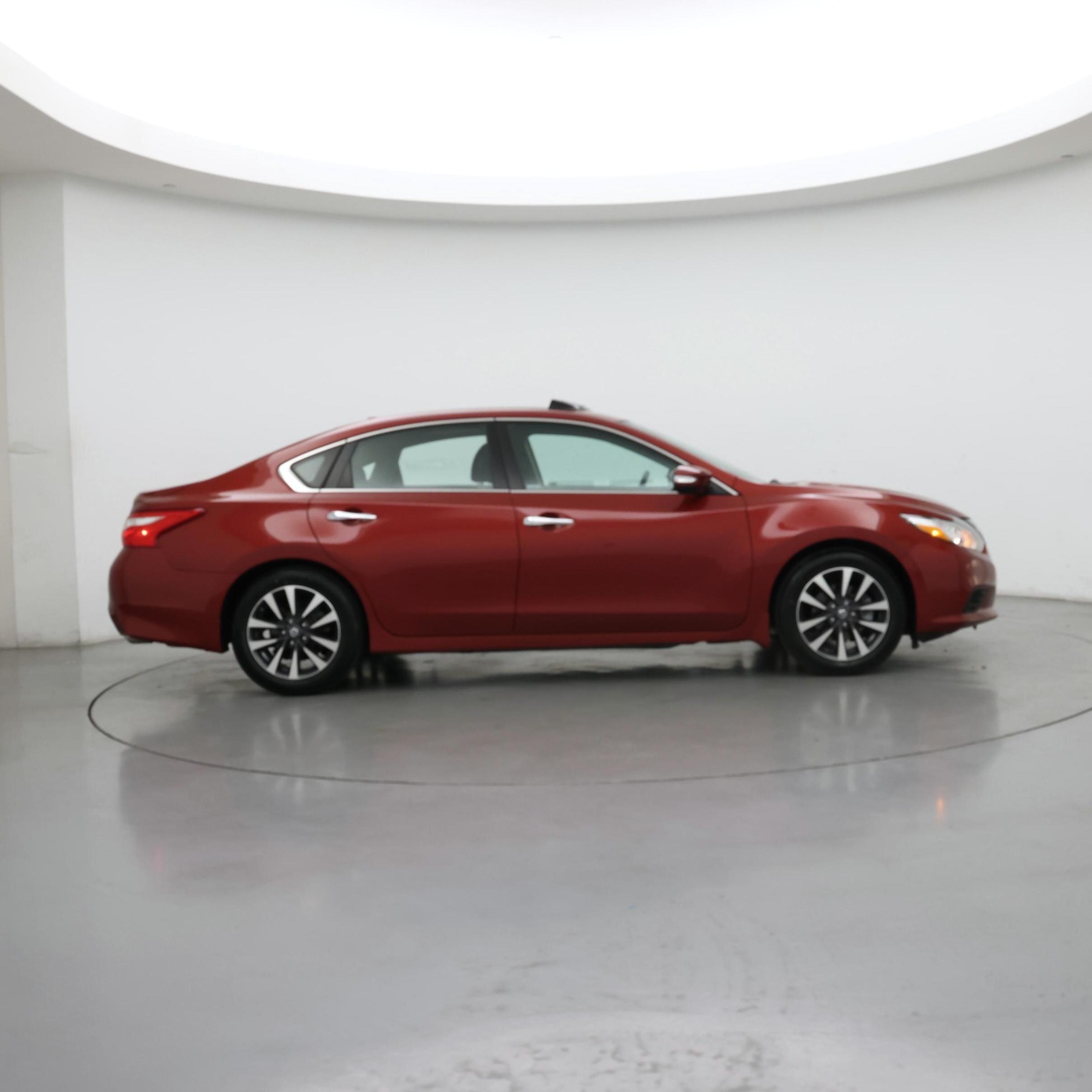 Thumbnail: 2016 Nissan Altima - 7