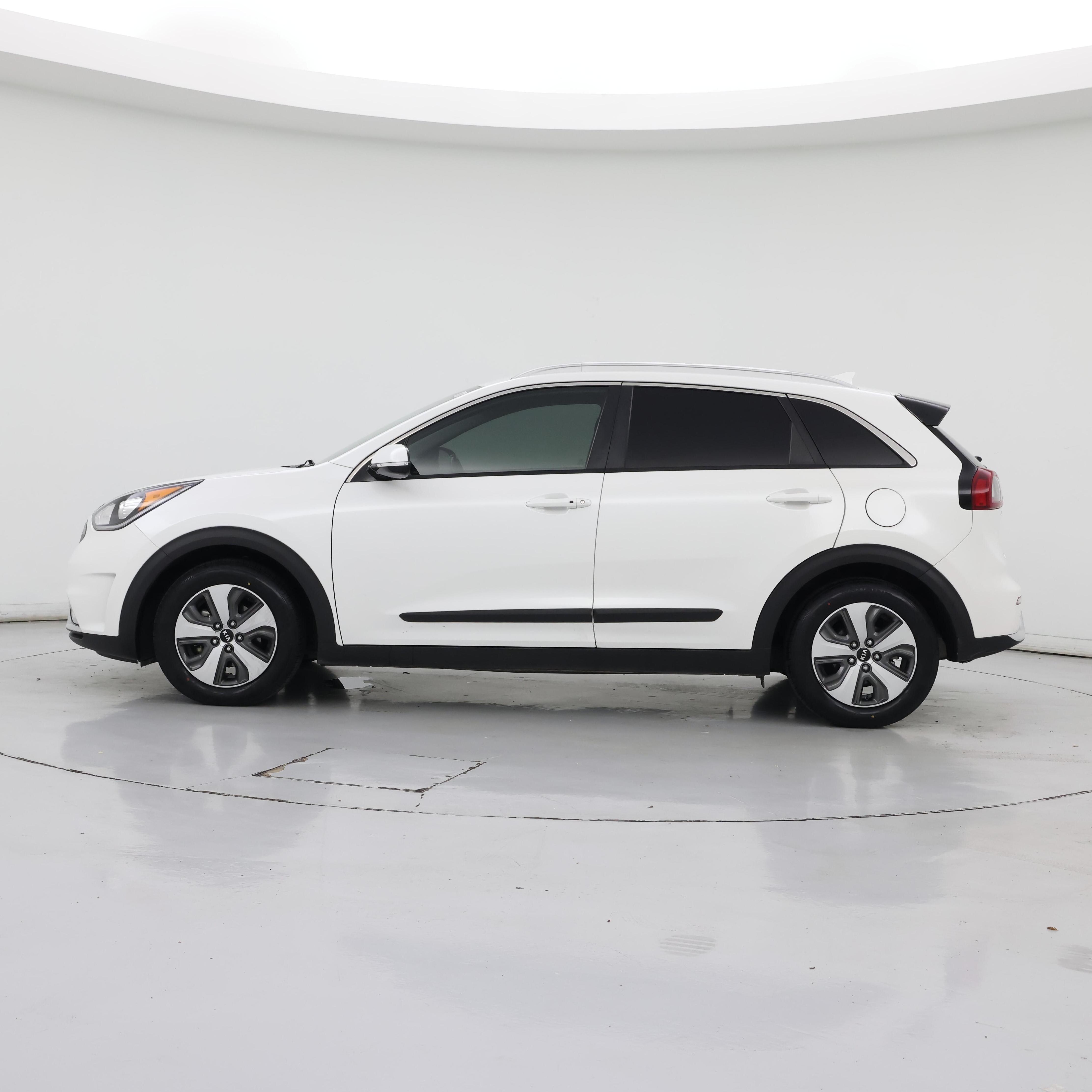 Thumbnail: 2019 Kia Niro - 3