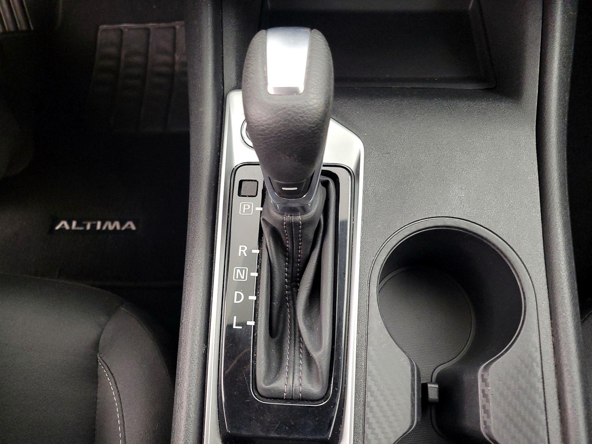 Thumbnail: 2022 Nissan Altima - 17