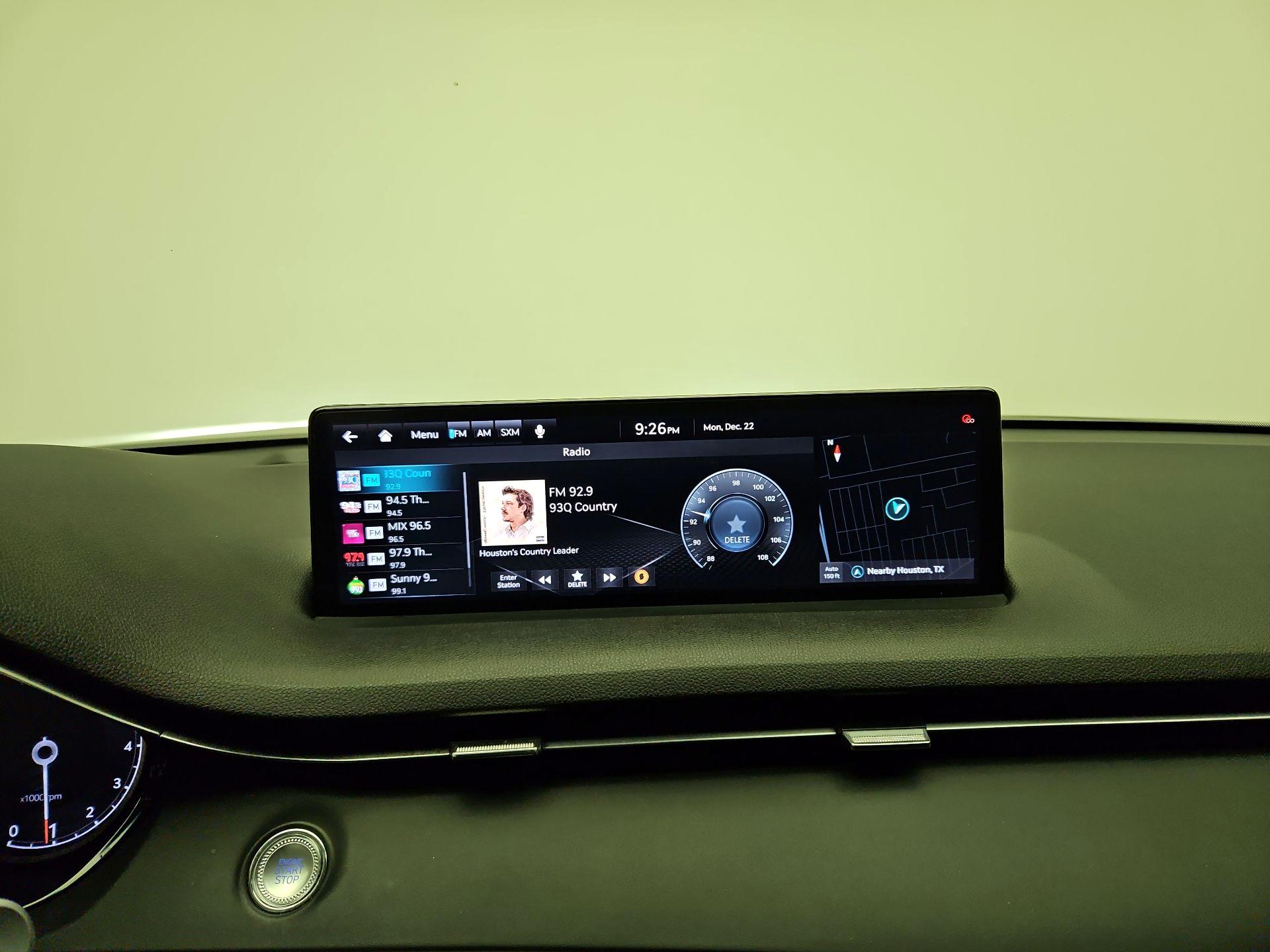 Thumbnail: 2023 Genesis GV70 - 15