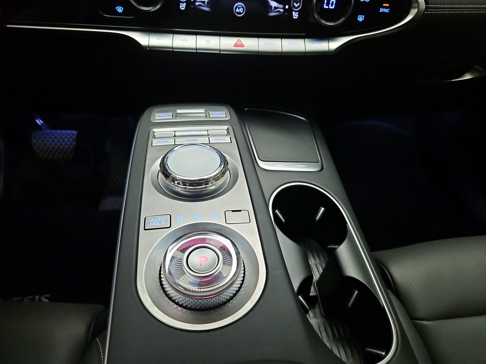 Thumbnail: 2023 Genesis GV70 - 17