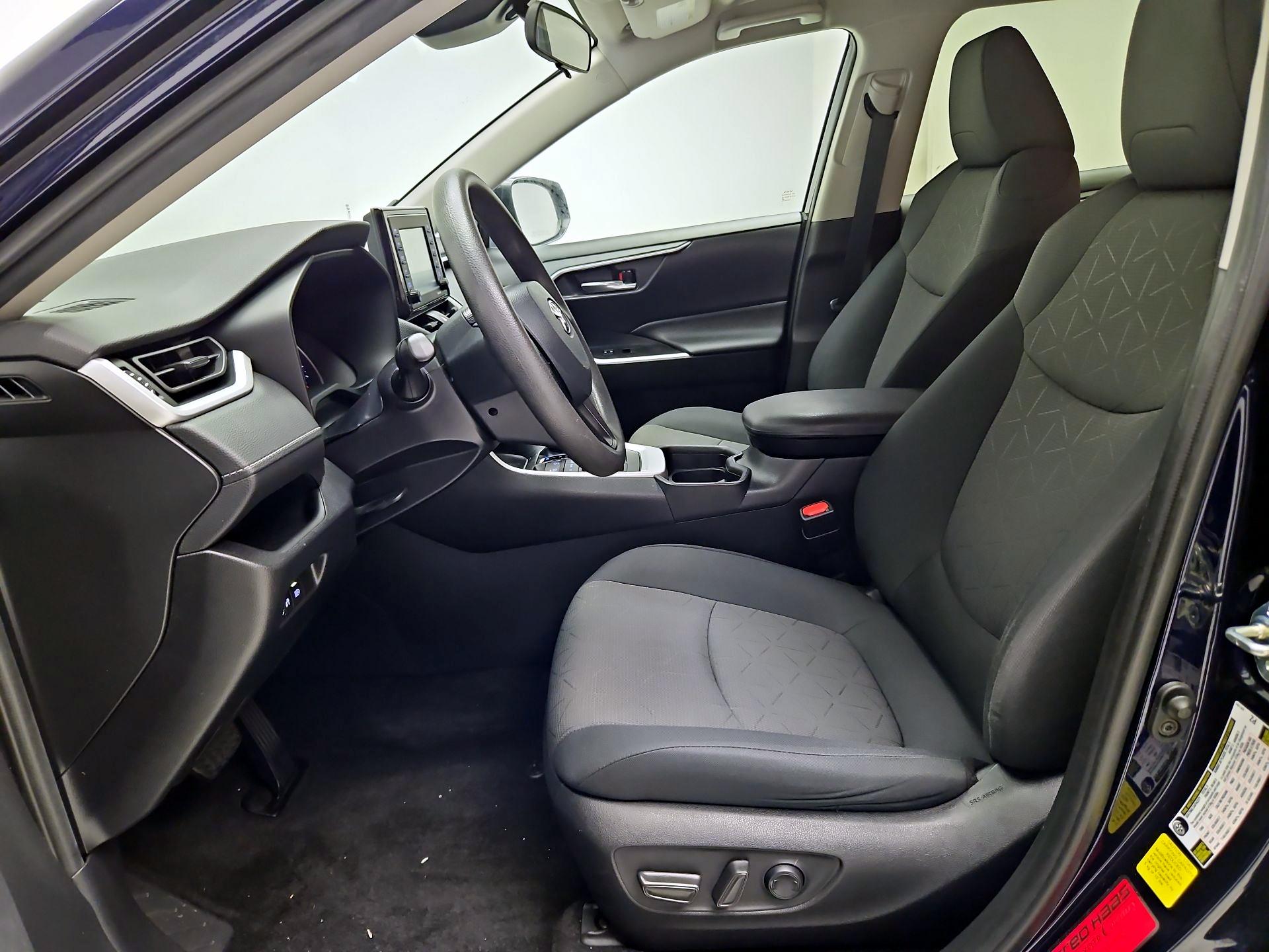 Thumbnail: 2021 Toyota RAV4 - 11