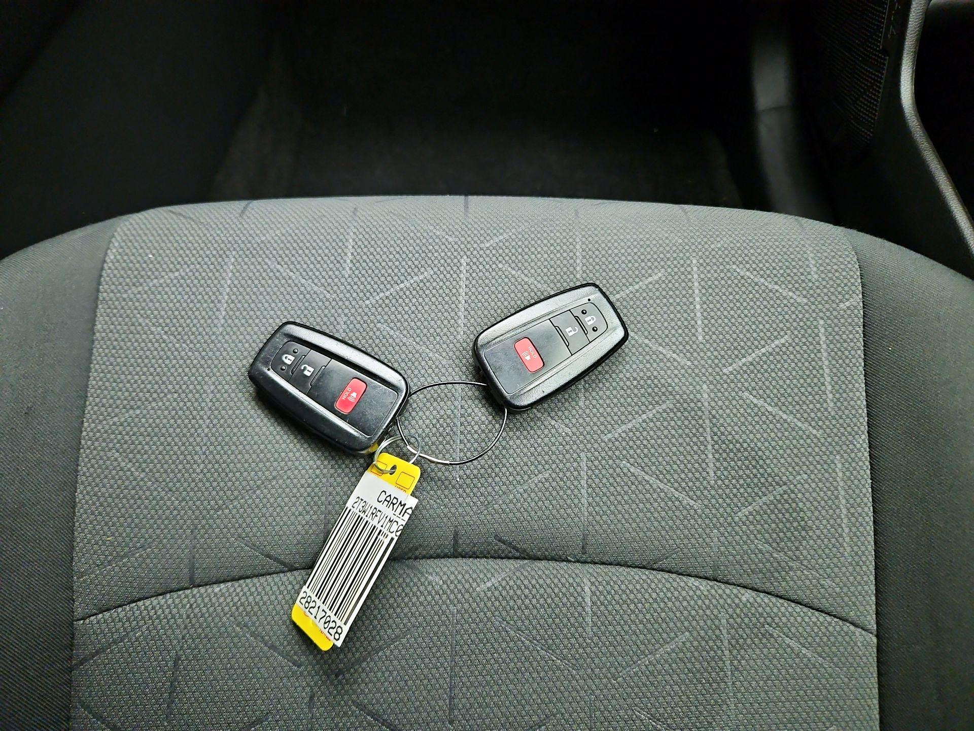 Thumbnail: 2021 Toyota RAV4 - 20