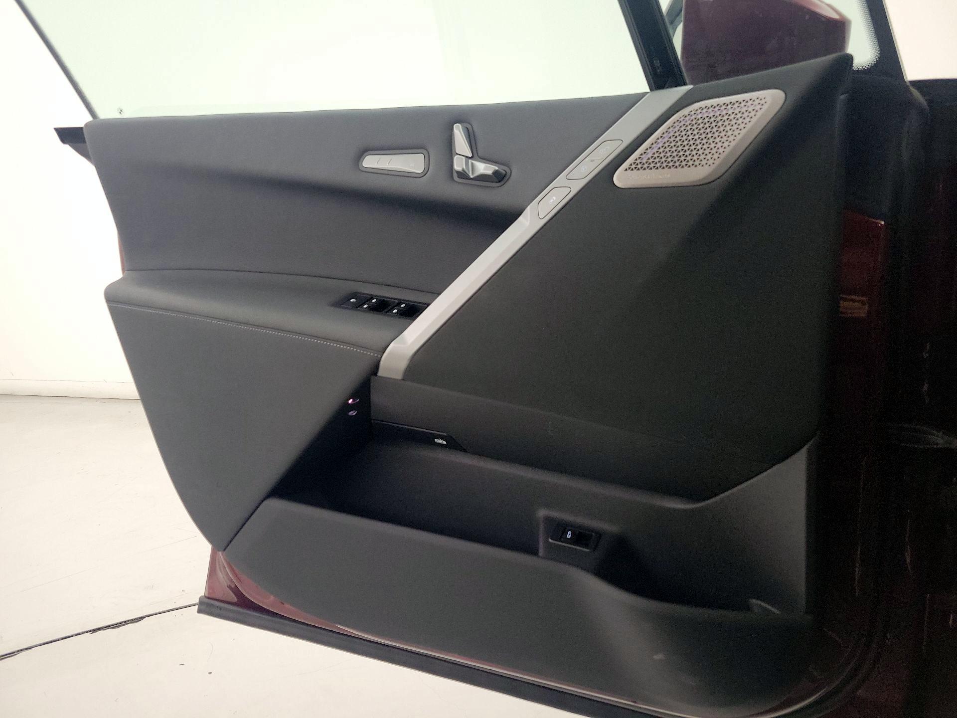 Thumbnail: 2025 BMW iX - 12