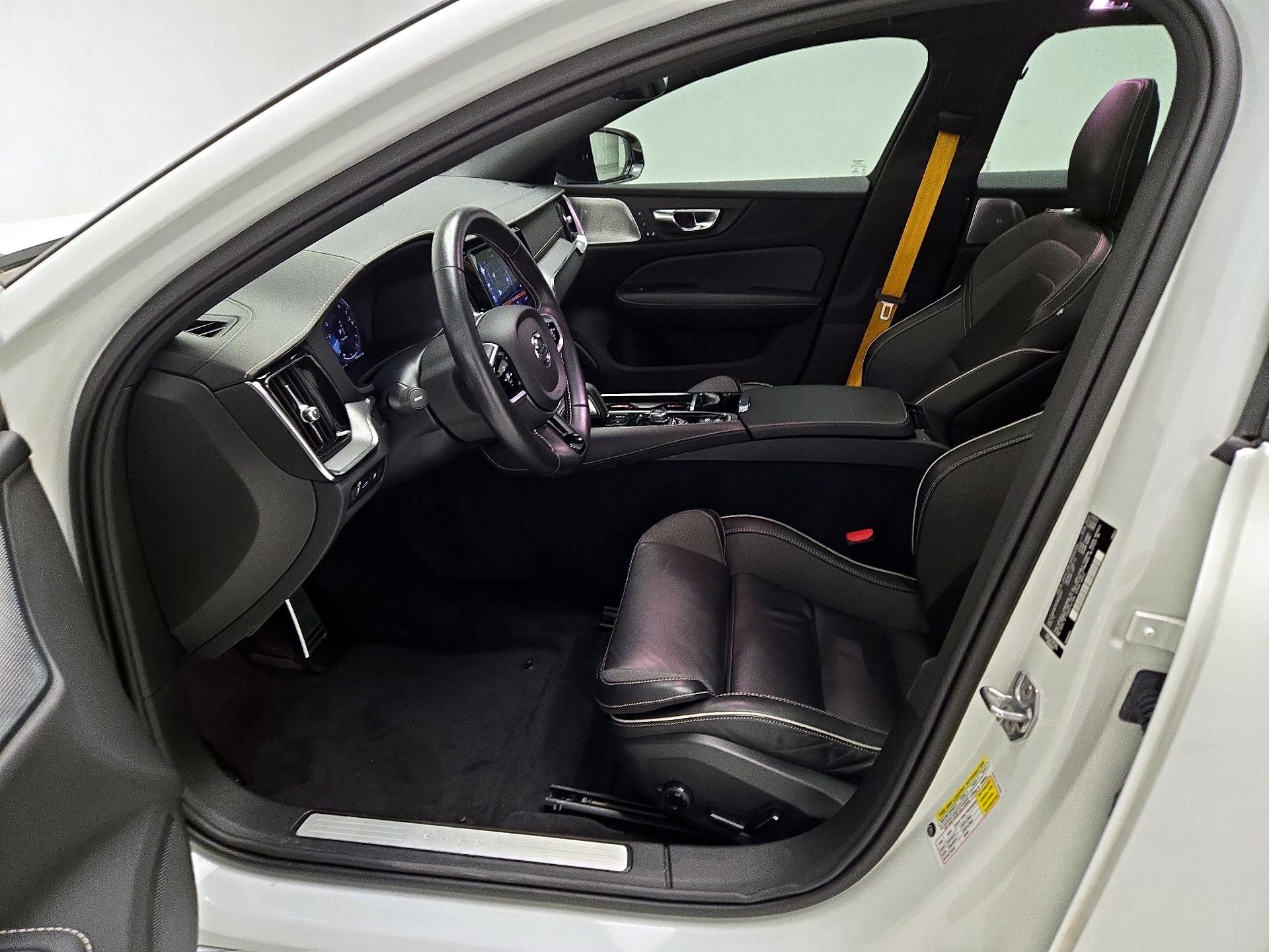 Thumbnail: 2021 Volvo V60 - 11