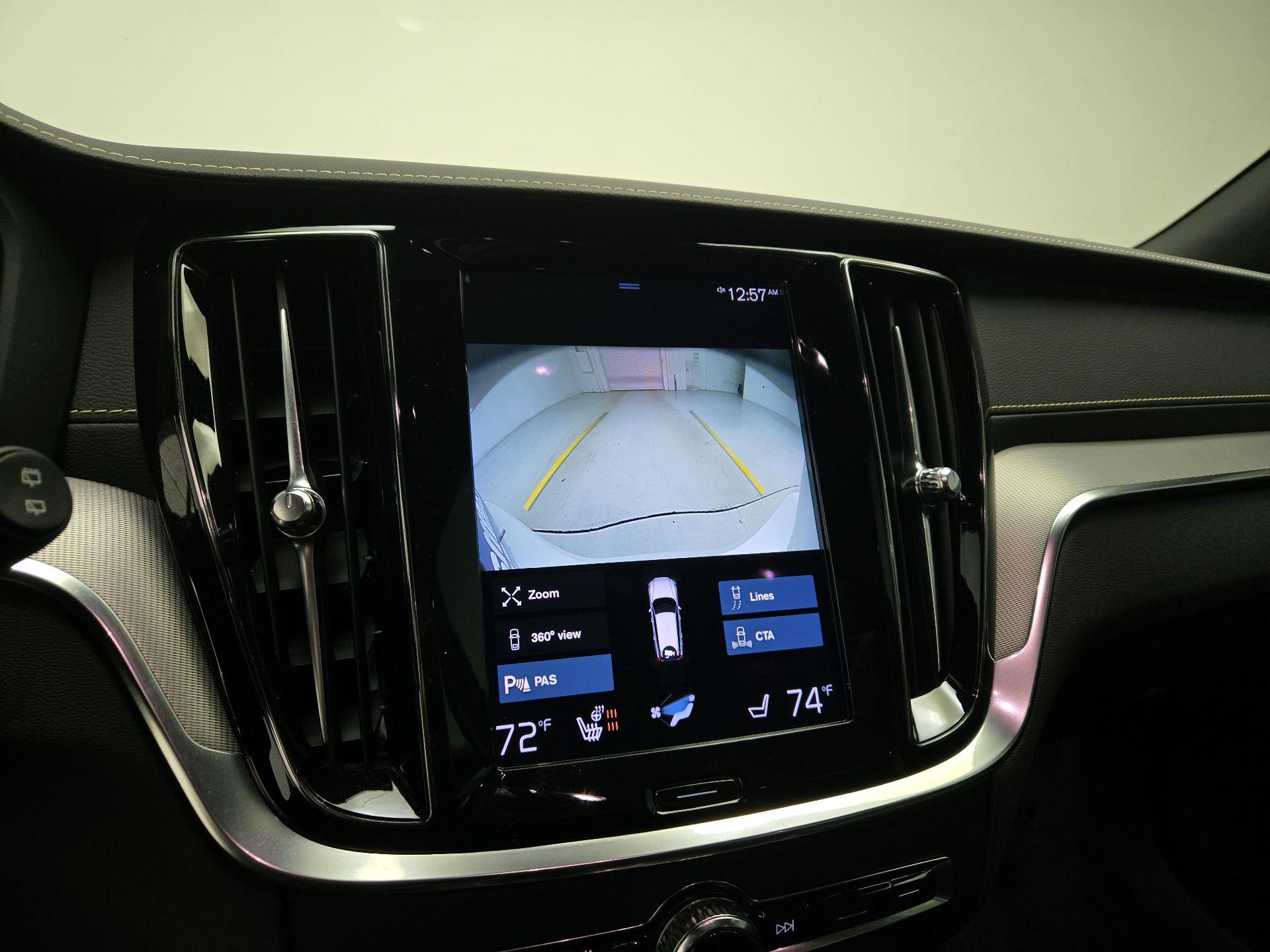 Thumbnail: 2021 Volvo V60 - 15