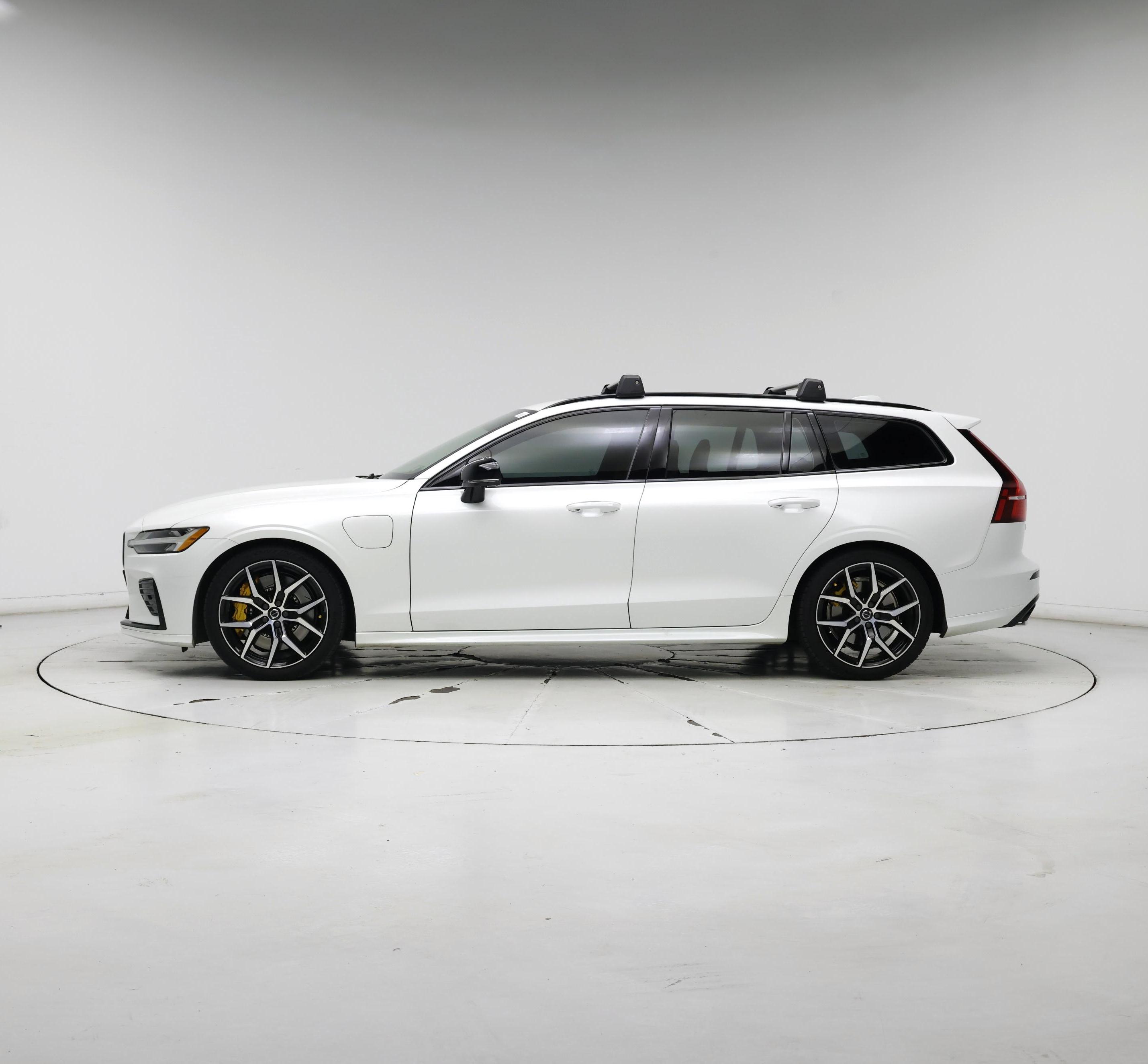 Thumbnail: 2021 Volvo V60 - 3