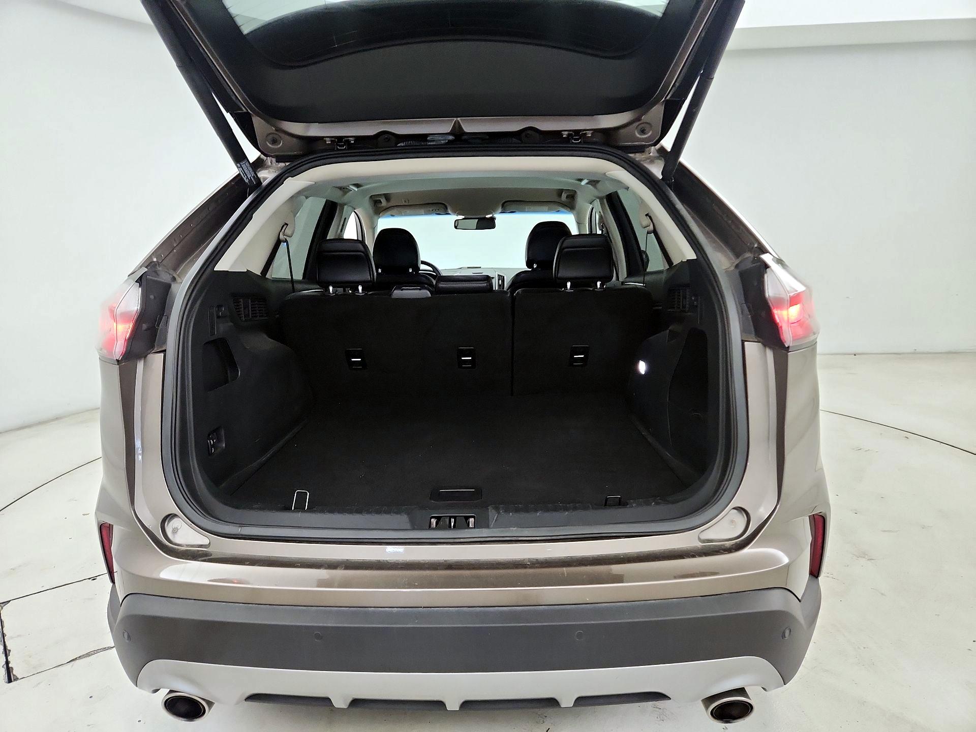 Thumbnail: 2019 Ford Edge - 16