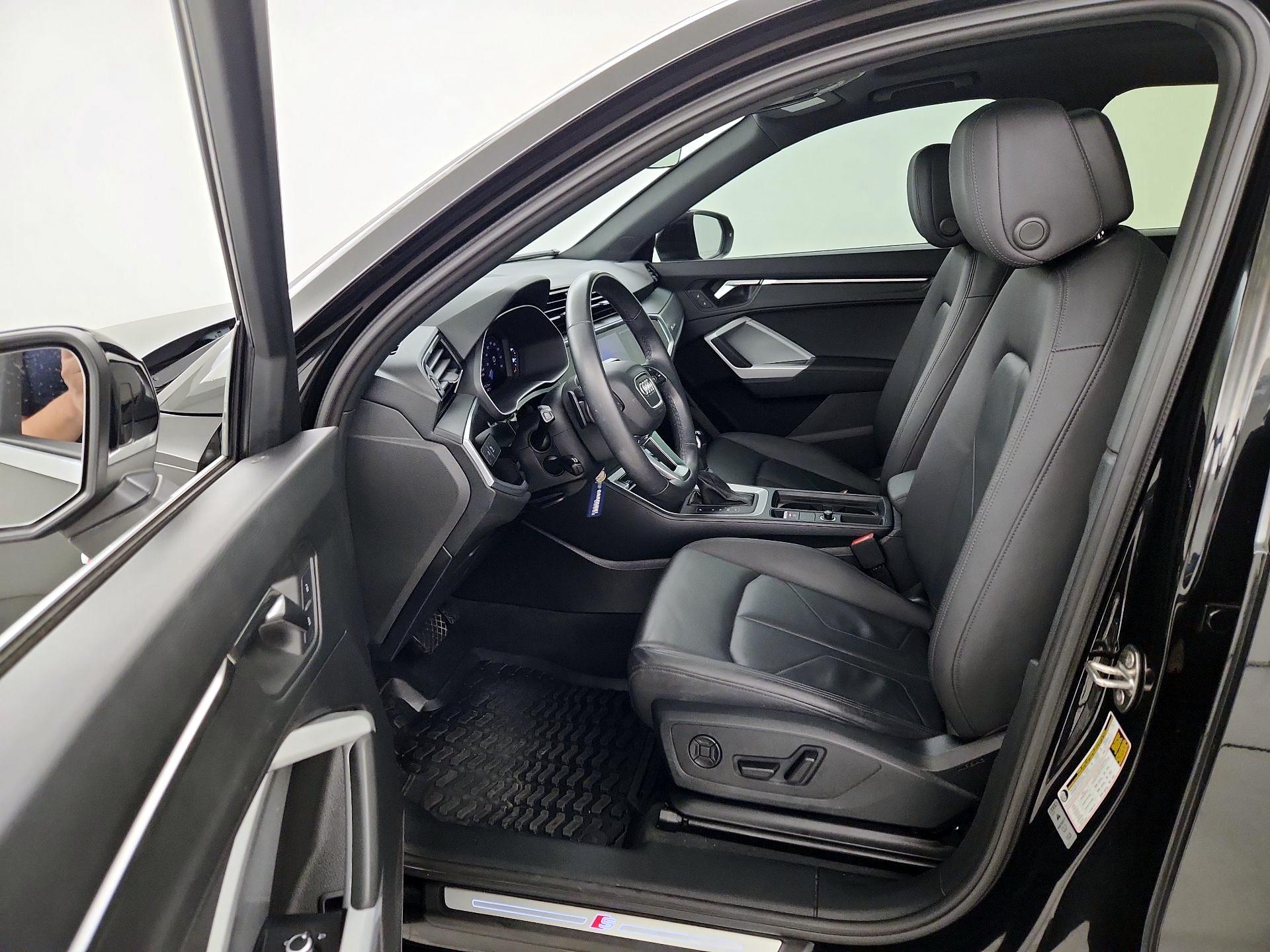 Thumbnail: 2023 Audi Q3 - 11