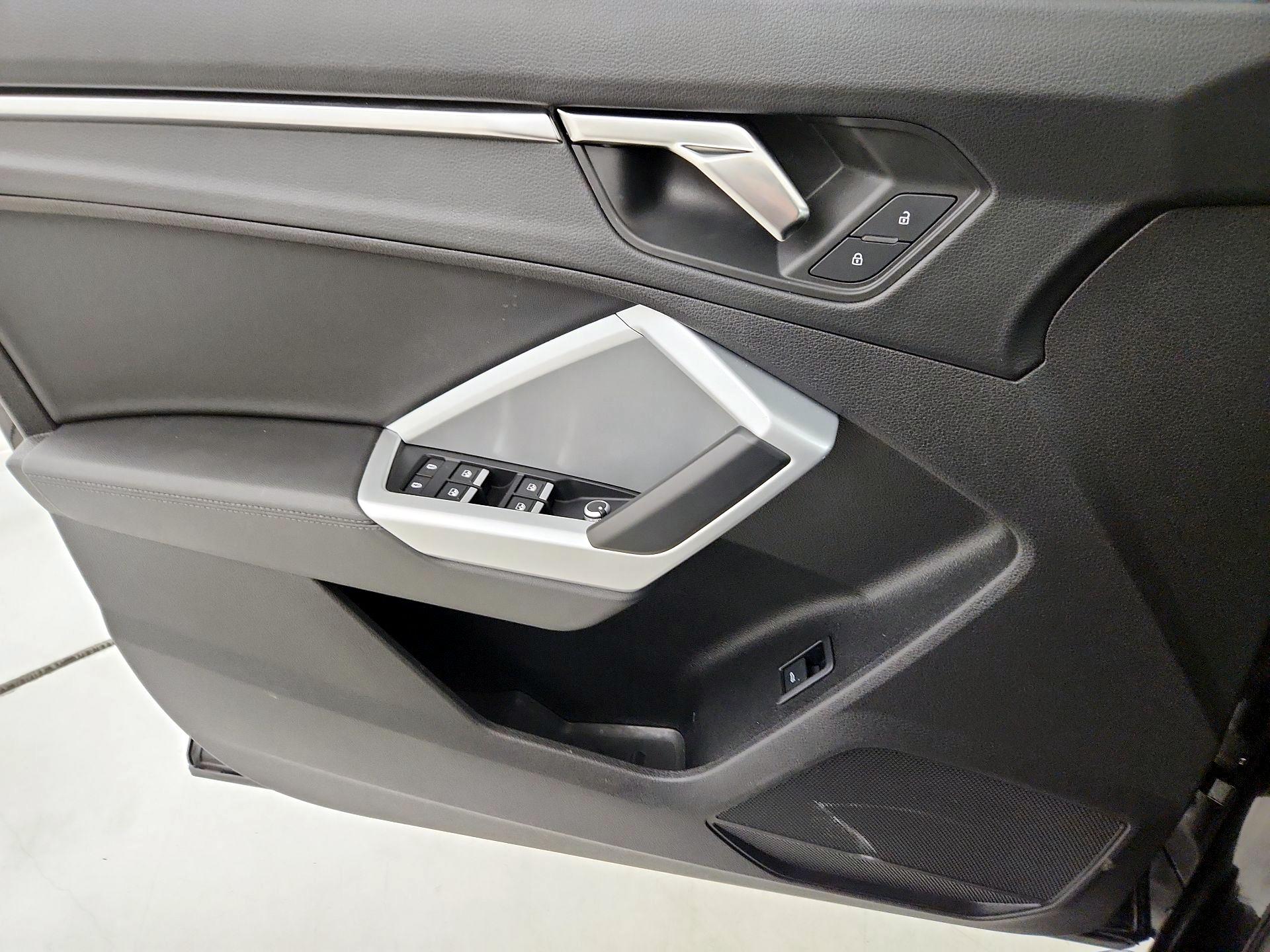 Thumbnail: 2023 Audi Q3 - 12