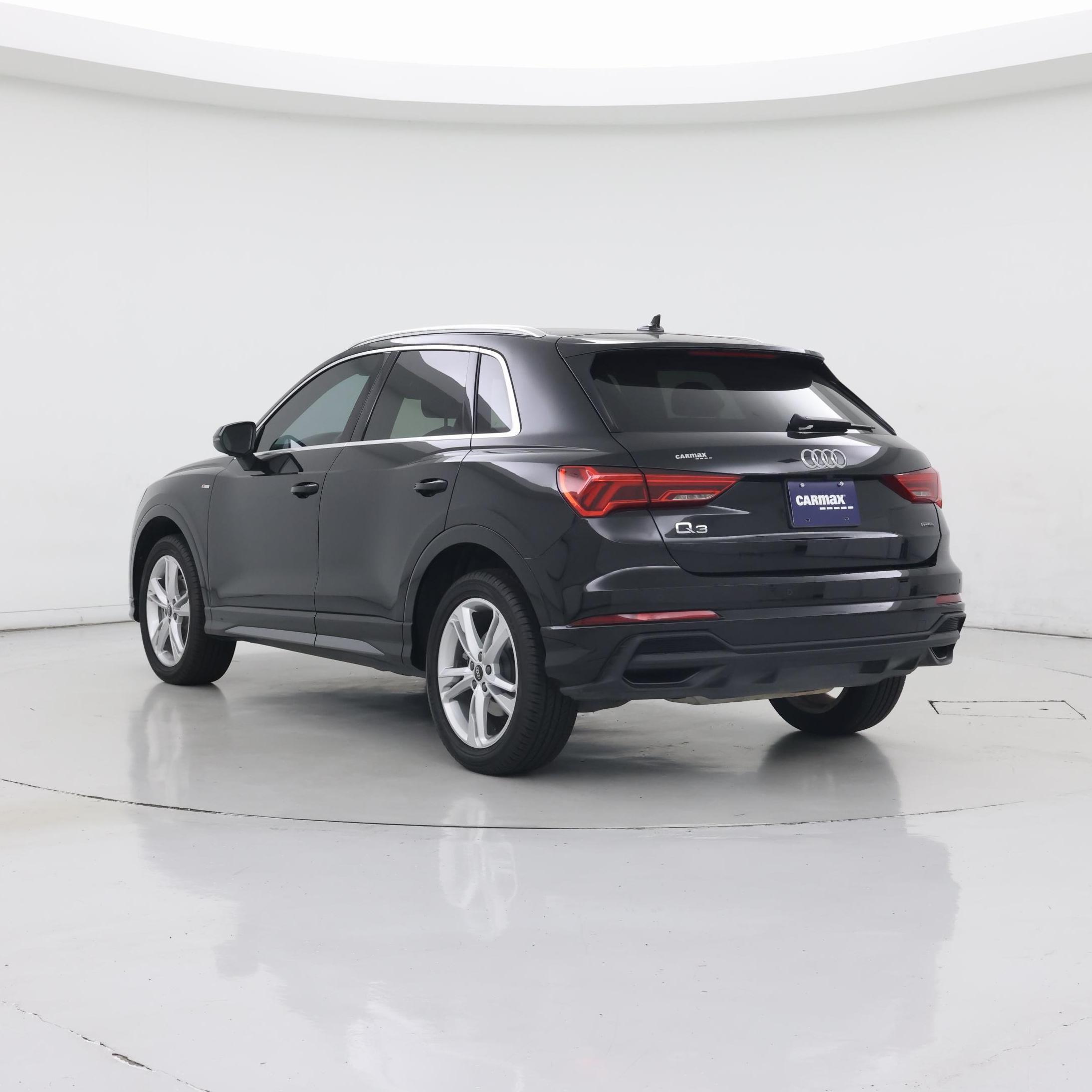 Thumbnail: 2023 Audi Q3 - 2