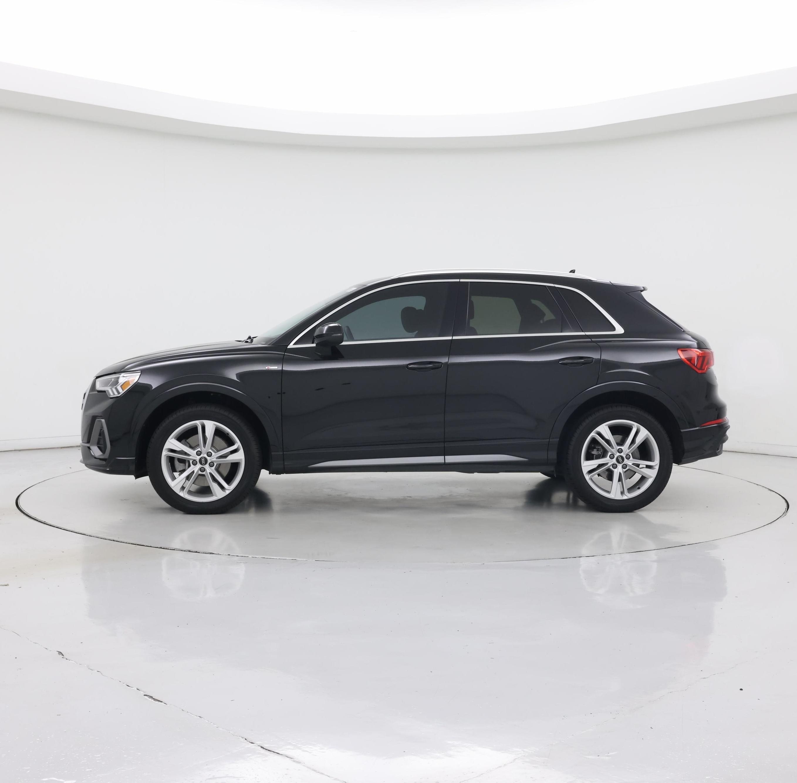 Thumbnail: 2023 Audi Q3 - 3