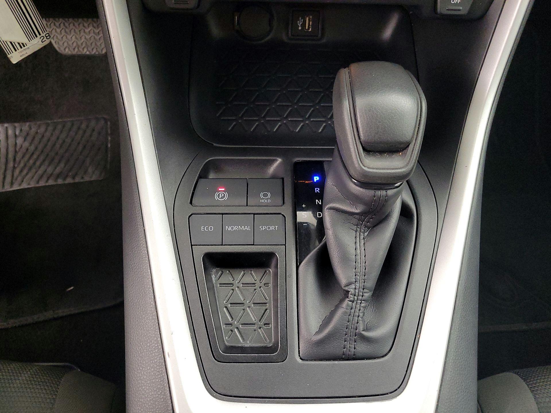 Thumbnail: 2025 Toyota RAV4 - 17