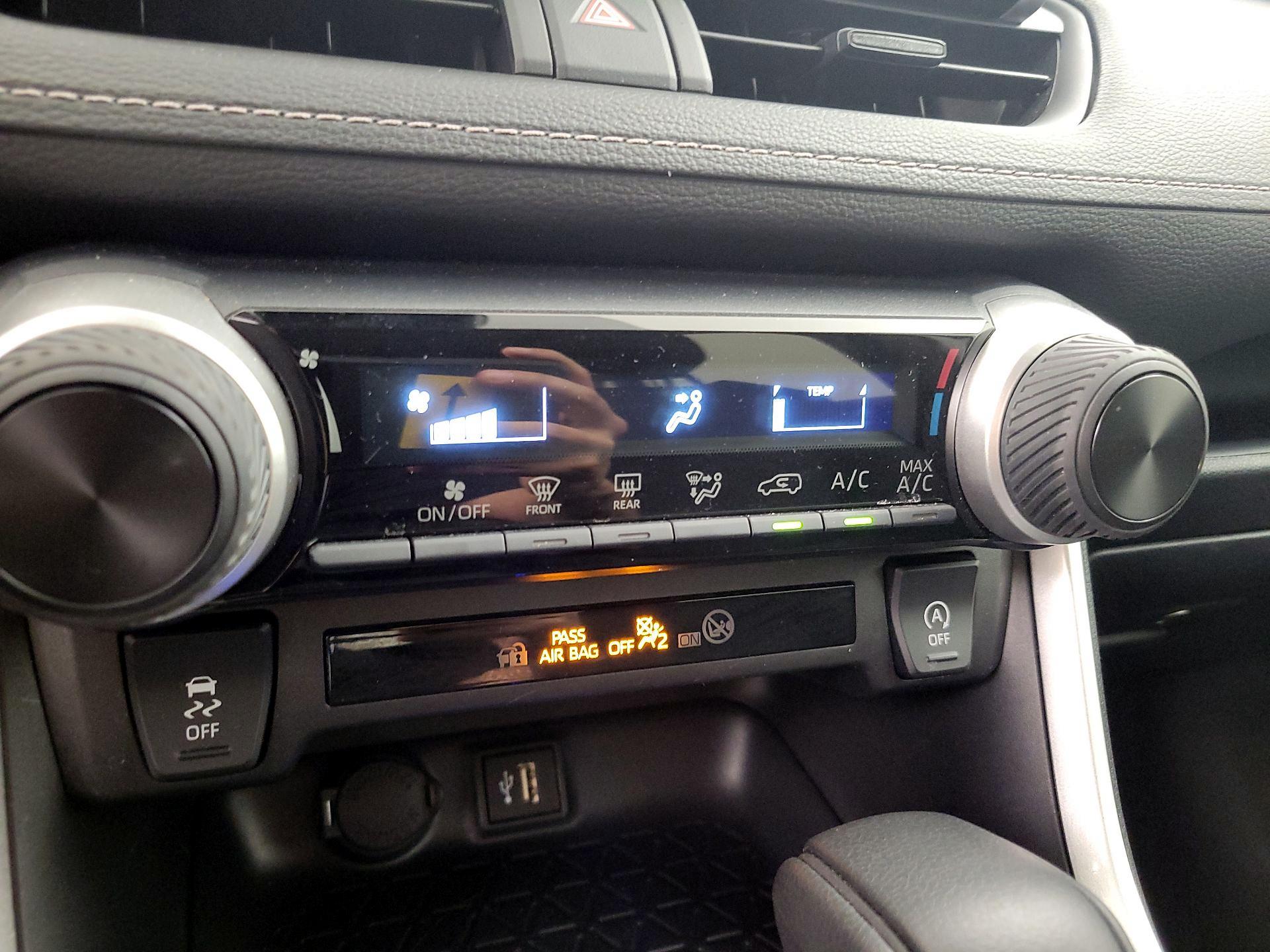 Thumbnail: 2025 Toyota RAV4 - 16