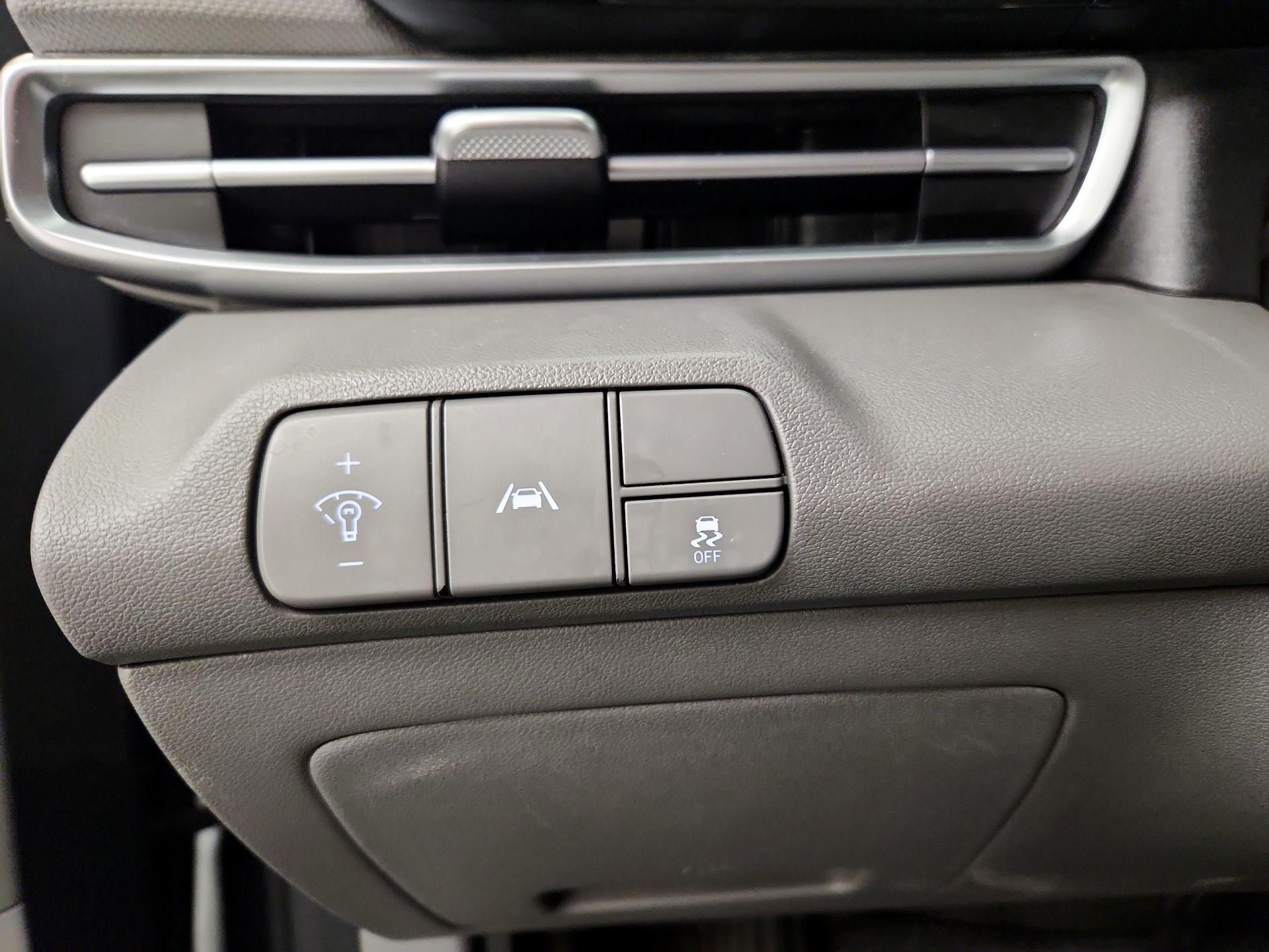 Thumbnail: 2023 Hyundai Elantra - 13