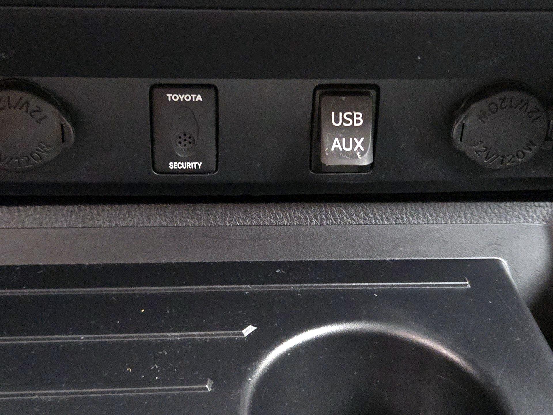 Thumbnail: 2016 Toyota Tundra - 18