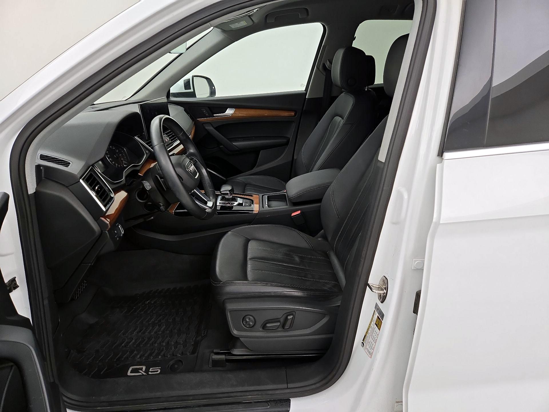 Thumbnail: 2021 Audi Q5 - 11