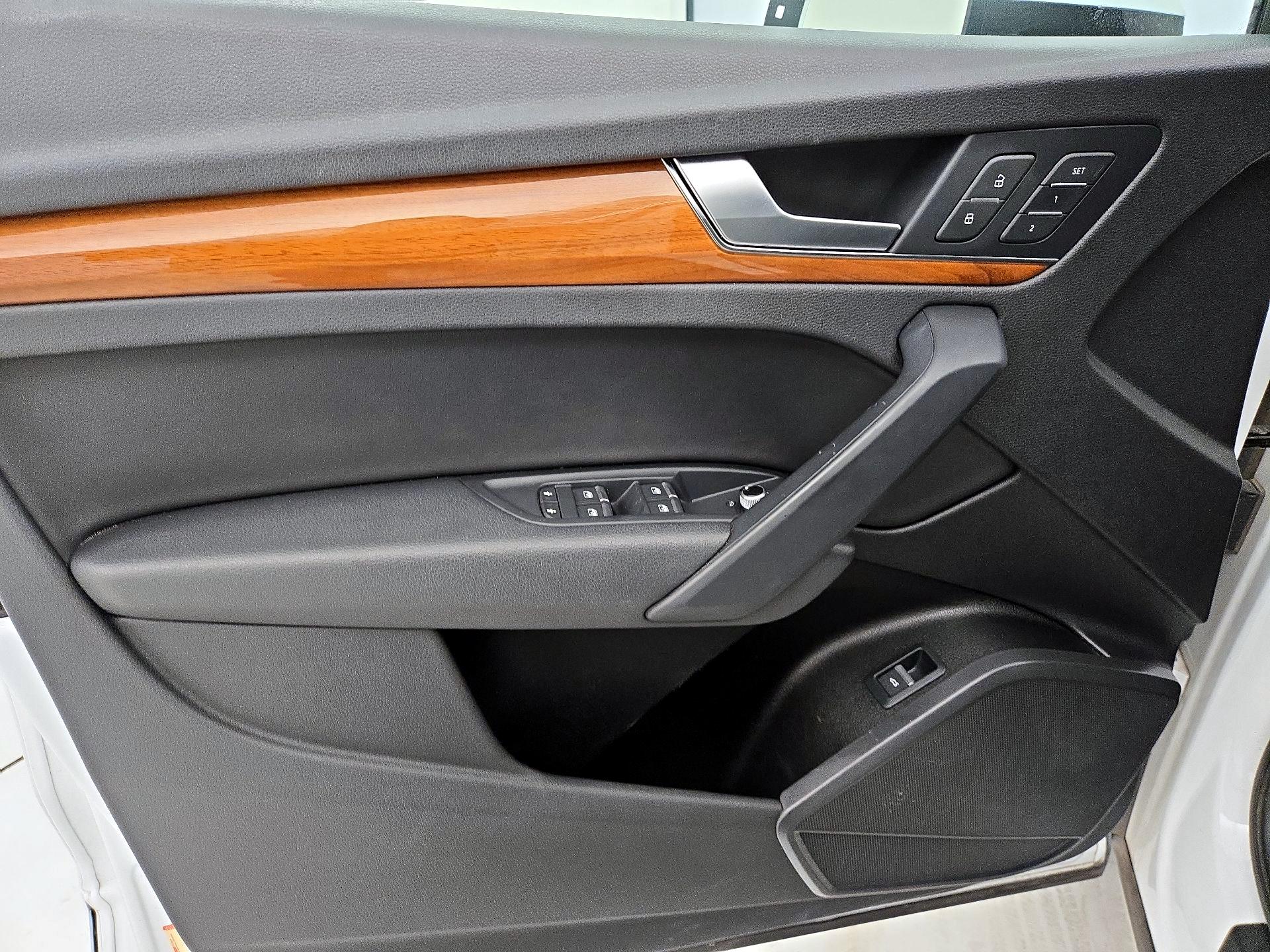 Thumbnail: 2021 Audi Q5 - 12