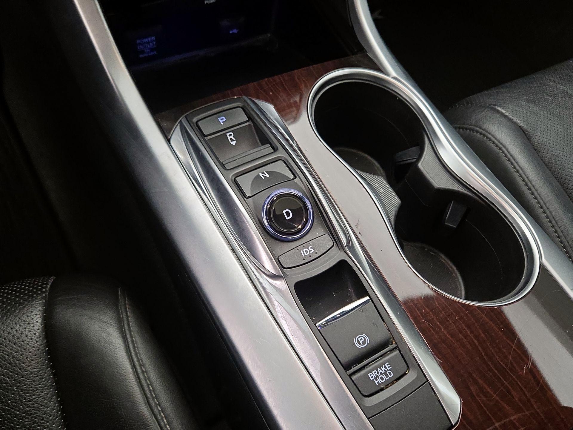 Thumbnail: 2015 Acura TLX - 18