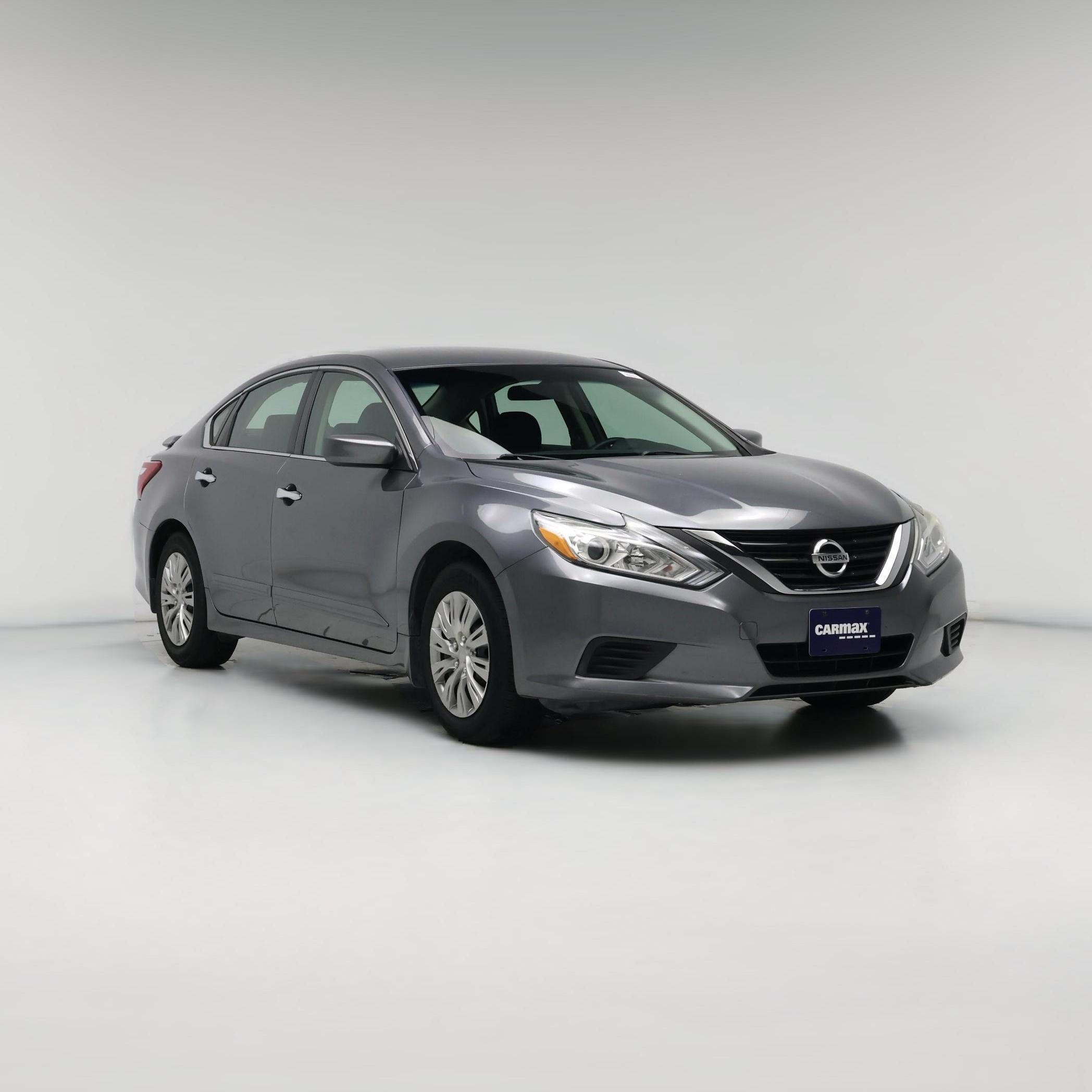 Thumbnail: 2017 Nissan Altima - 1
